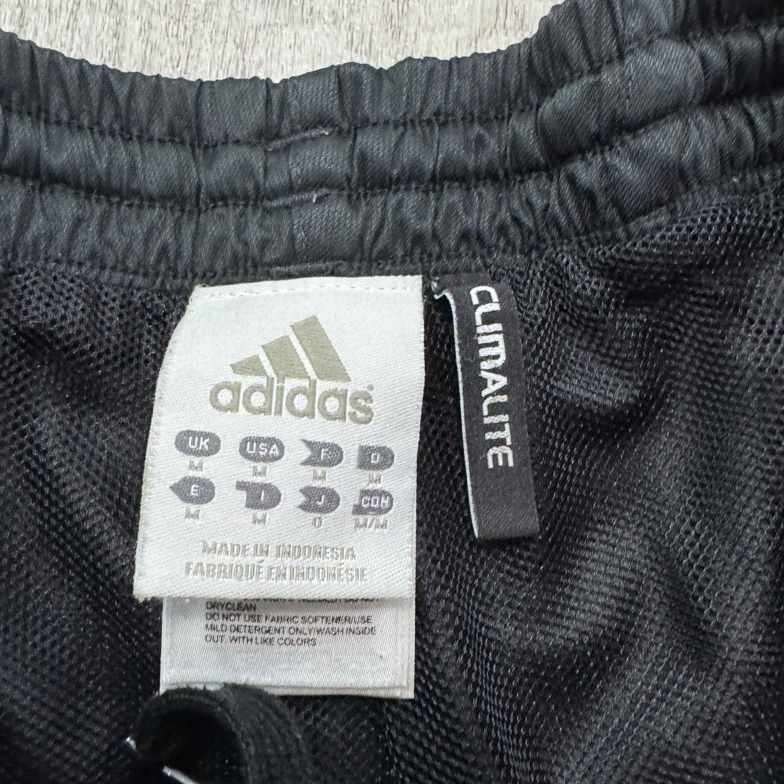 Adidas Vintage Adidas Track Pants Men's Medium Black Windbreaker Size US 30 / EU 46 - 5 Thumbnail