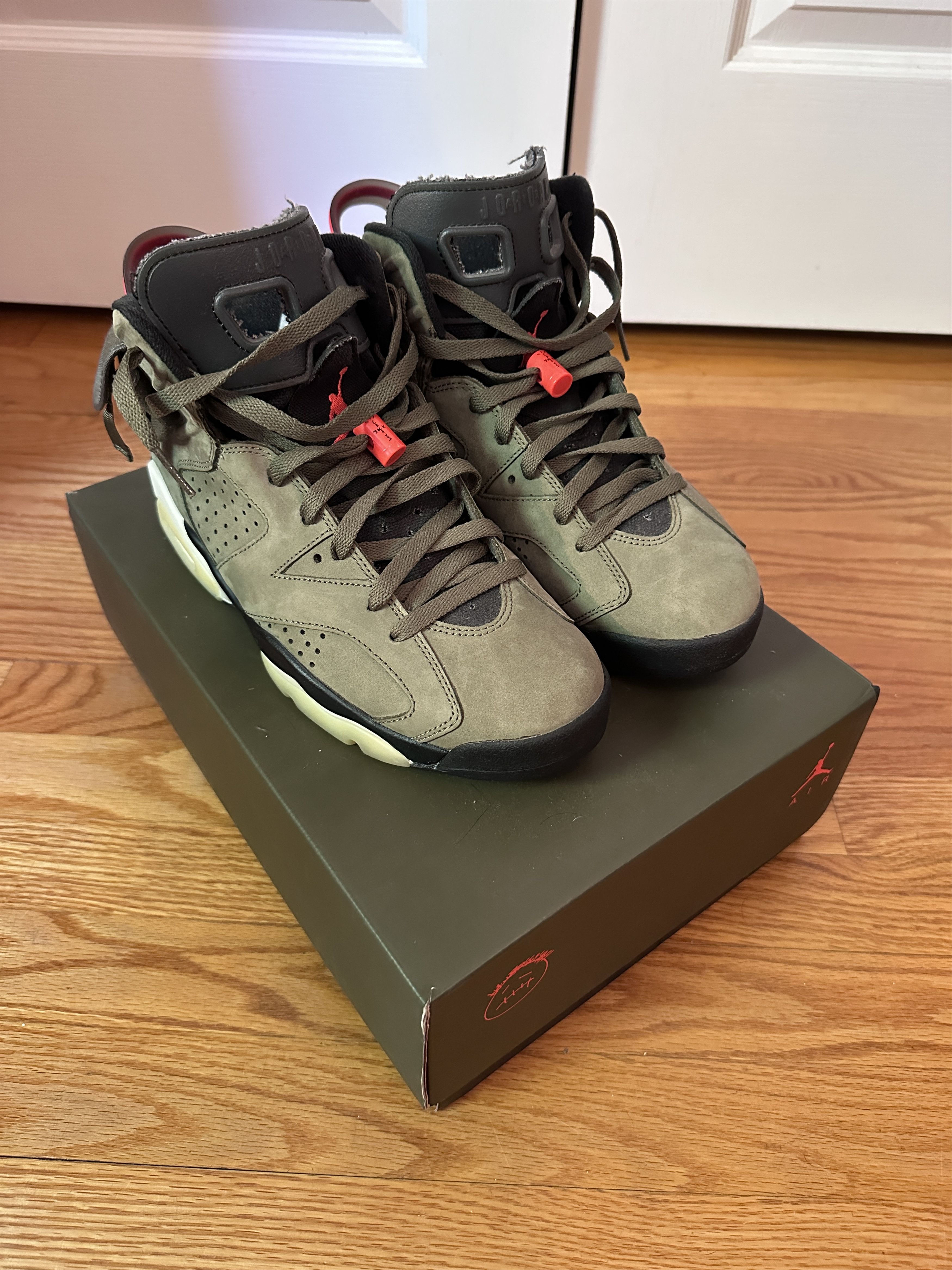 Nike × Travis Scott Travis Scott Jordan 6 Retro Size US 9 / EU 42 - 1 Thumbnail