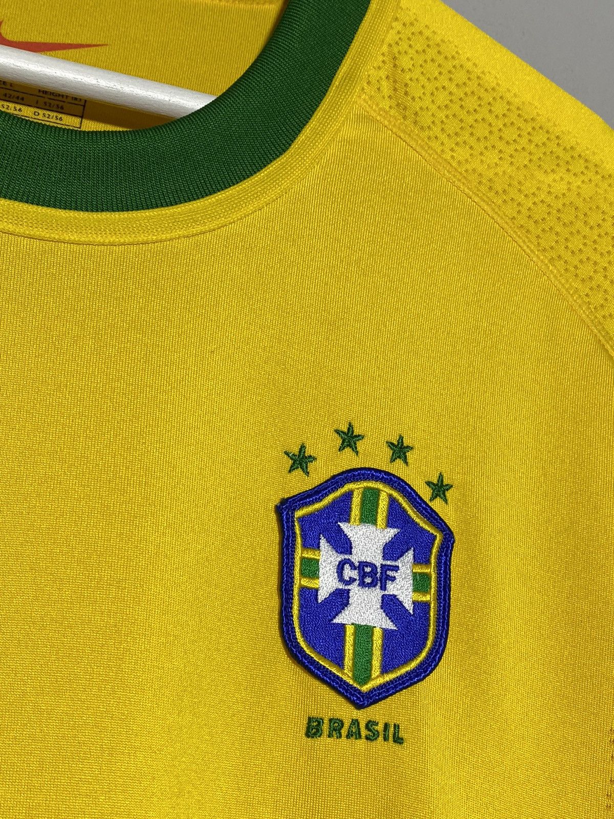 Nike × Vintage Vintage Nike Brazil National Team 2000 Home Football Shirt Size US L / EU 52-54 / 3 - 6 Thumbnail