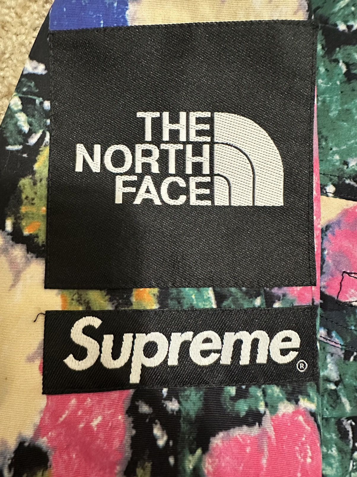 Supreme × The North Face SUPREMExTNF S/S 22 FLORAL SIZE MEDIUM Size US M / EU 48-50 / 2 - 2 Thumbnail