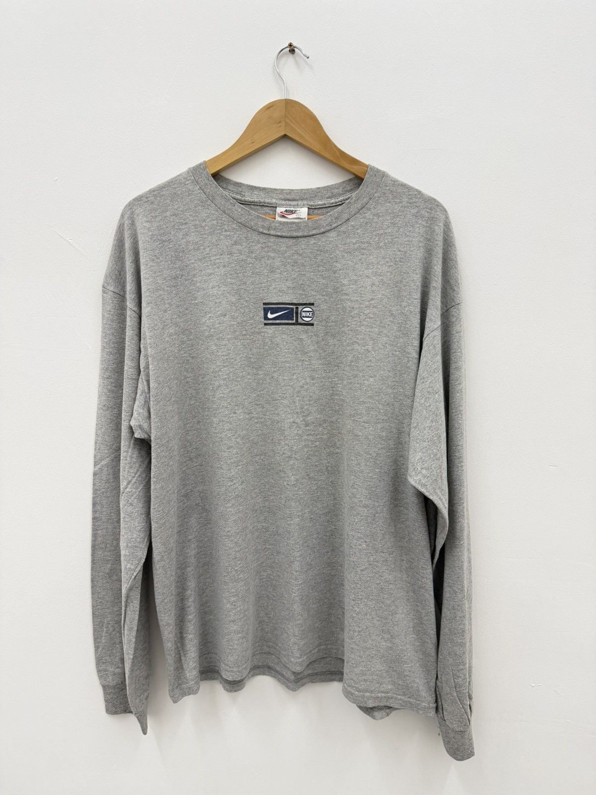 Nike Vintage Nike Swoosh Centre Logo Longsleeve Tee Size US L / EU 52-54 / 3 - 1 Thumbnail