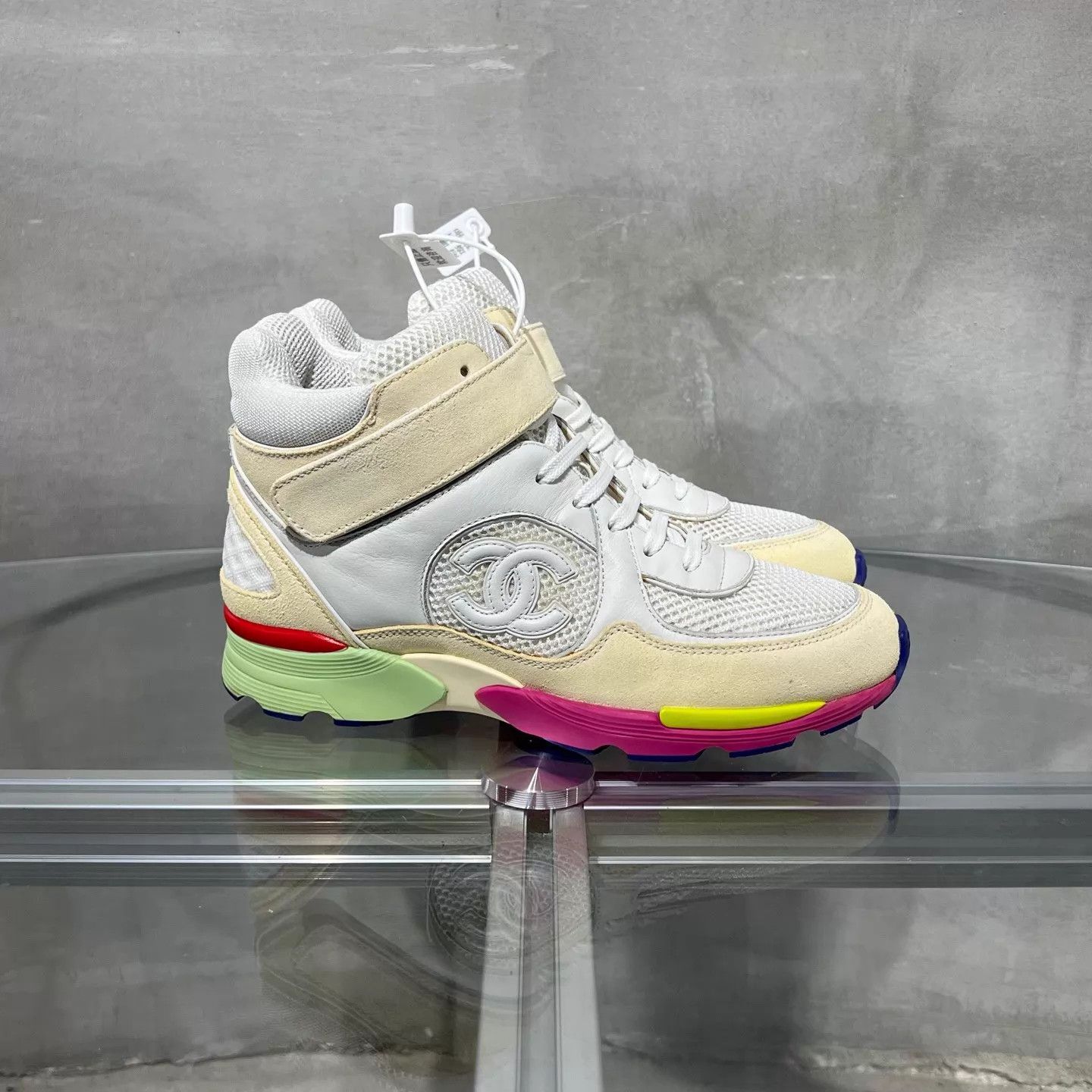 Chanel Chanel Classic CC White Sneaker Size 37.5 YH26875 Size US 7 / IT 37 - 4 Thumbnail