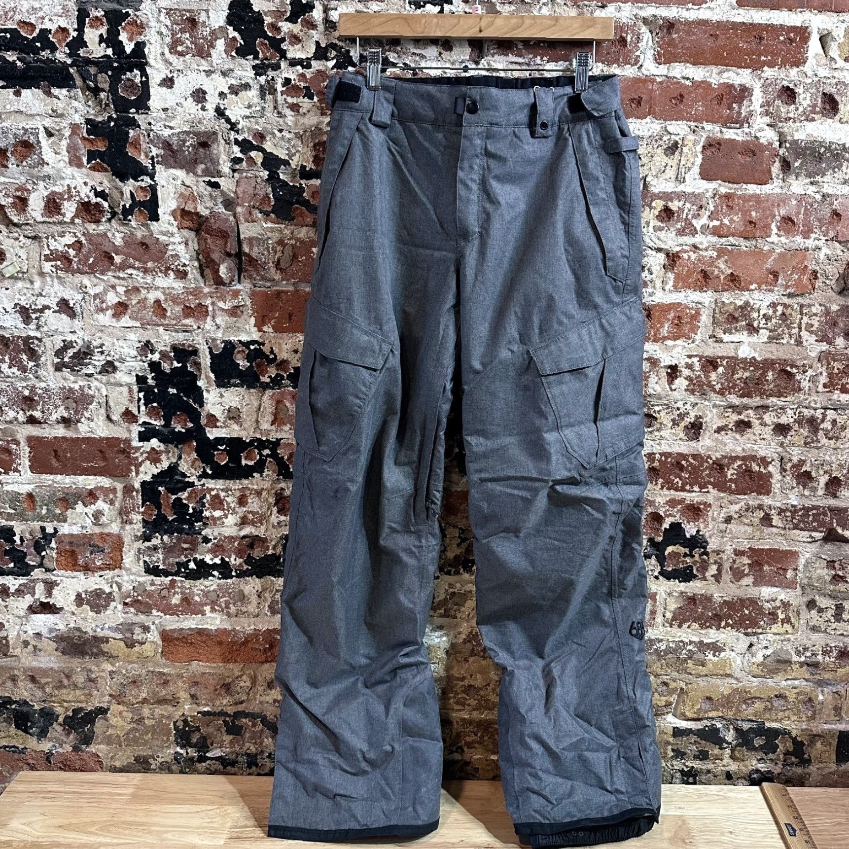 686 686 Snow Pants Mens Small Gray InfiDRY 10K Waterproof Insulated Cargo Ski Size US 29 - 2 Thumbnail