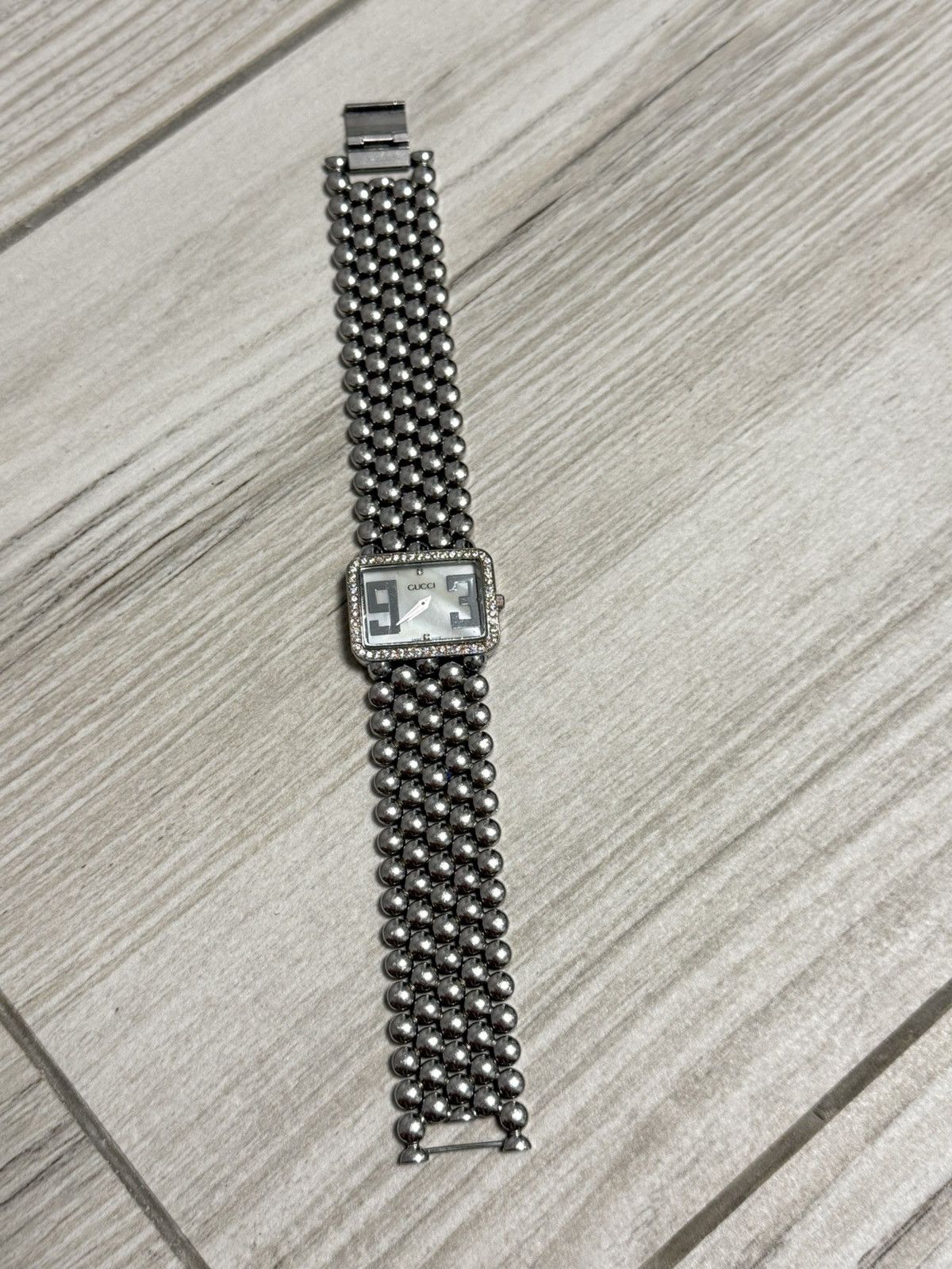 Gucci Vintage Elegant watch-bracelet Gucci (Swiss Made) Y2K Size ONE SIZE - 2 Thumbnail