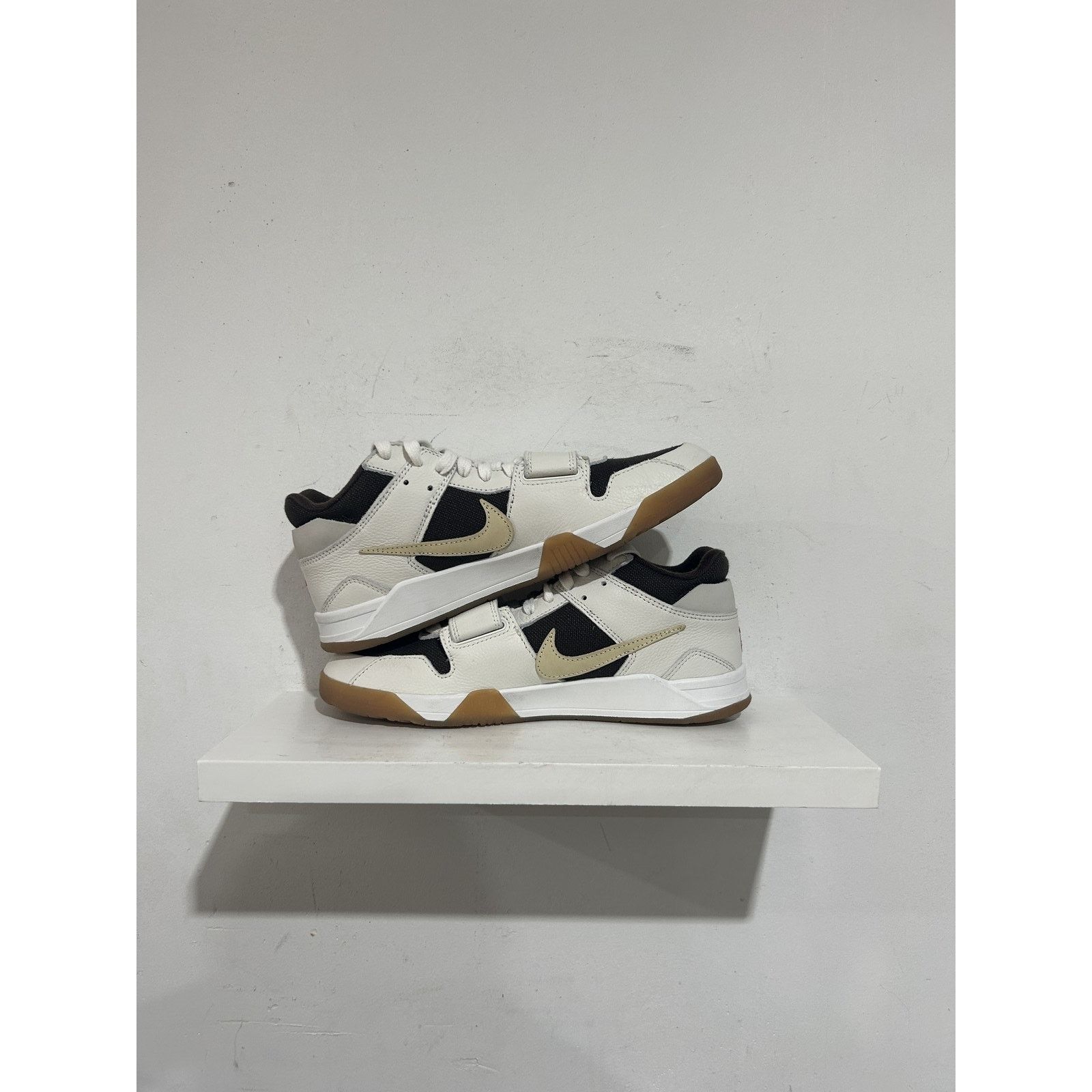 Nike JORDAN JUMPMAN JACK TR TS SAIL SIZE 10.5 PREOWNED Size US 10.5 / EU 43-44 - 2 Thumbnail