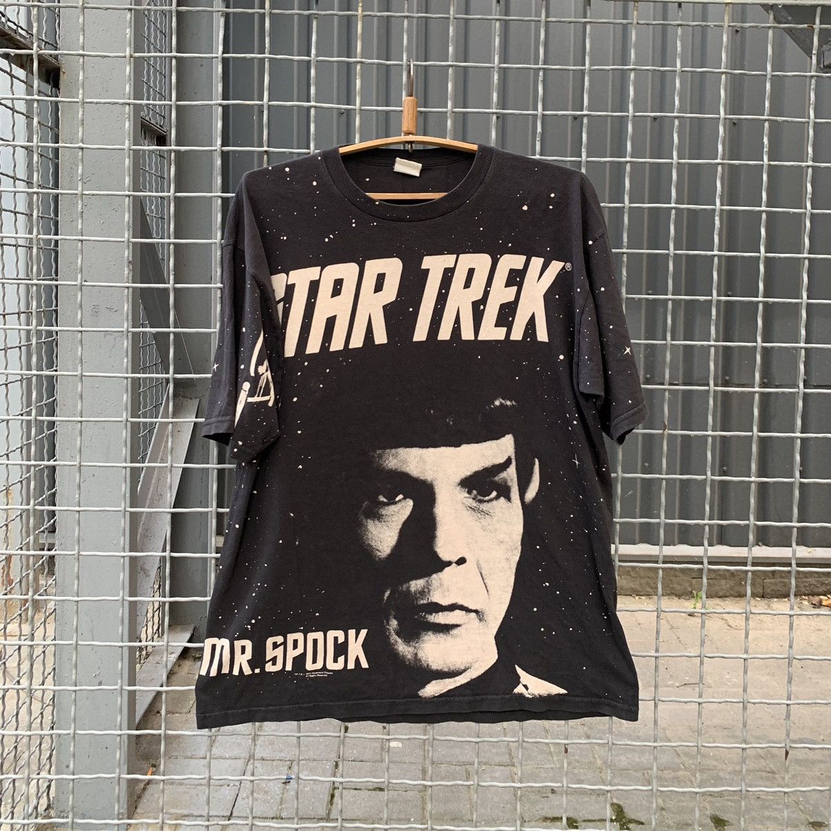 Vintage Vintage 1993 Star Trek Paramount Pictures Over Print Shirt Size US XL / EU 56 / 4 - 1 Thumbnail
