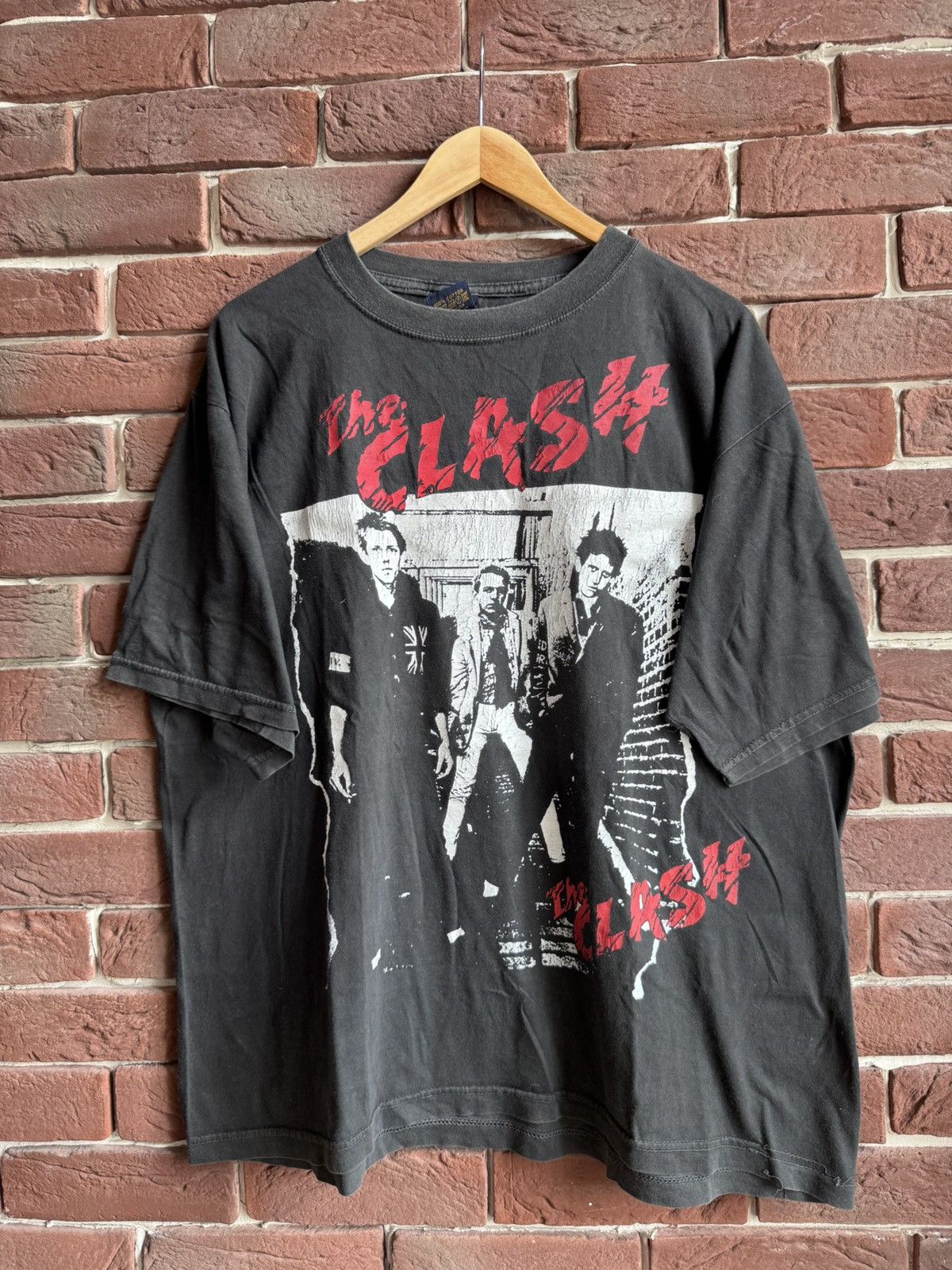 Band Tees 90s The Clash Vintage UK Punk Band Tshirt Grail Tour Hype Size US L / EU 52-54 / 3 - 1 Thumbnail