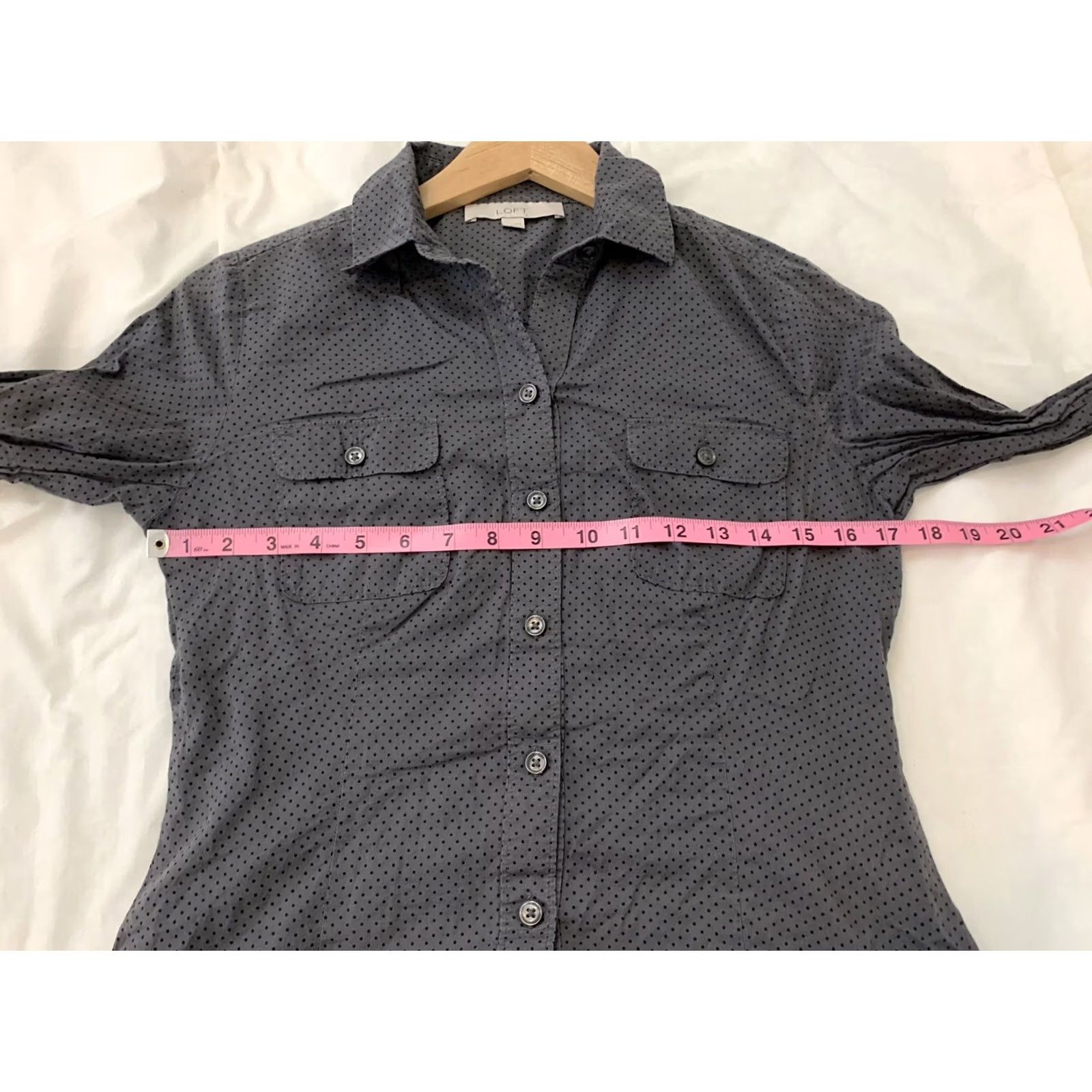 Ann Taylor Ann Taylor Loft Polka Dot Button Front Long Sleeve Top Womens Small Gray Blouse Size S / US 4 / IT 40 - 4 Thumbnail