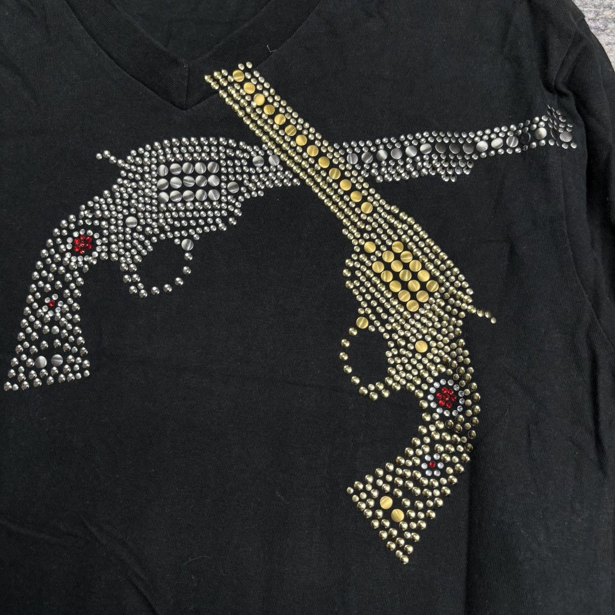 roarguns 2000s Roarguns - Double Pistols V-Neck Long Sleeve Size US M / EU 48-50 / 2 - 5 Thumbnail