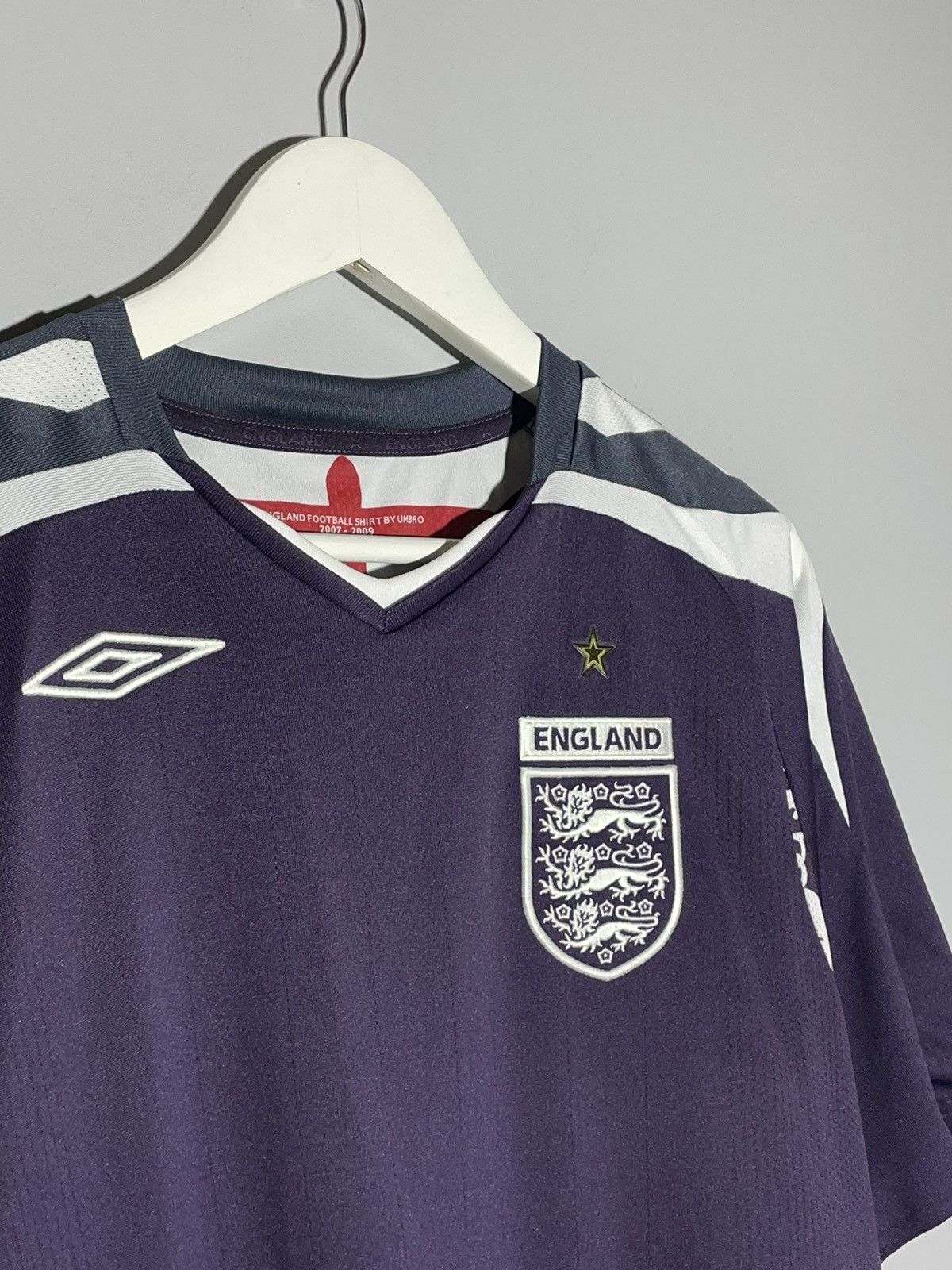 Umbro England Goalkeeper Umbro 2008 Home Y2k Football Shirt Size US M / EU 48-50 / 2 - 3 Thumbnail