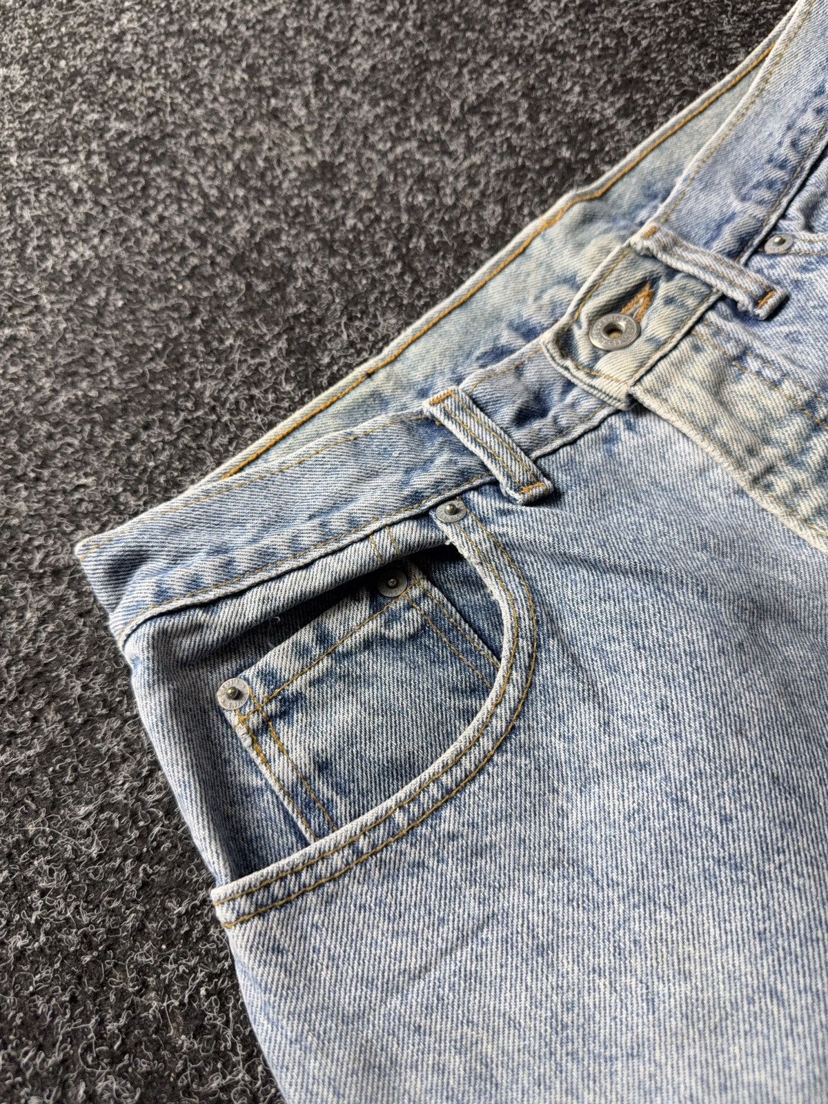 Levi's Vintage Clothing 90s Levi’s 615 Distressed Light Wash Straight Leg Jeans Size US 30 / EU 46 - 12 Thumbnail