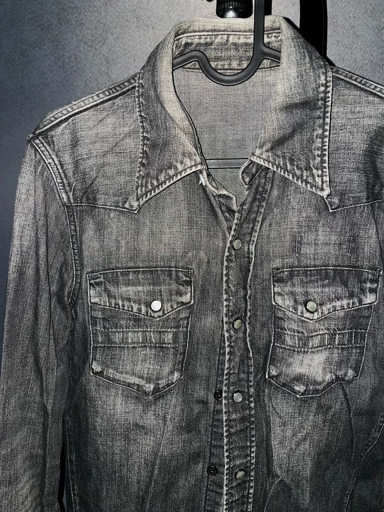 Number (N)ine Number (N)ineBlack and gray washed old shirts denim shirts Size US M / EU 48-50 / 2 - 2 Thumbnail
