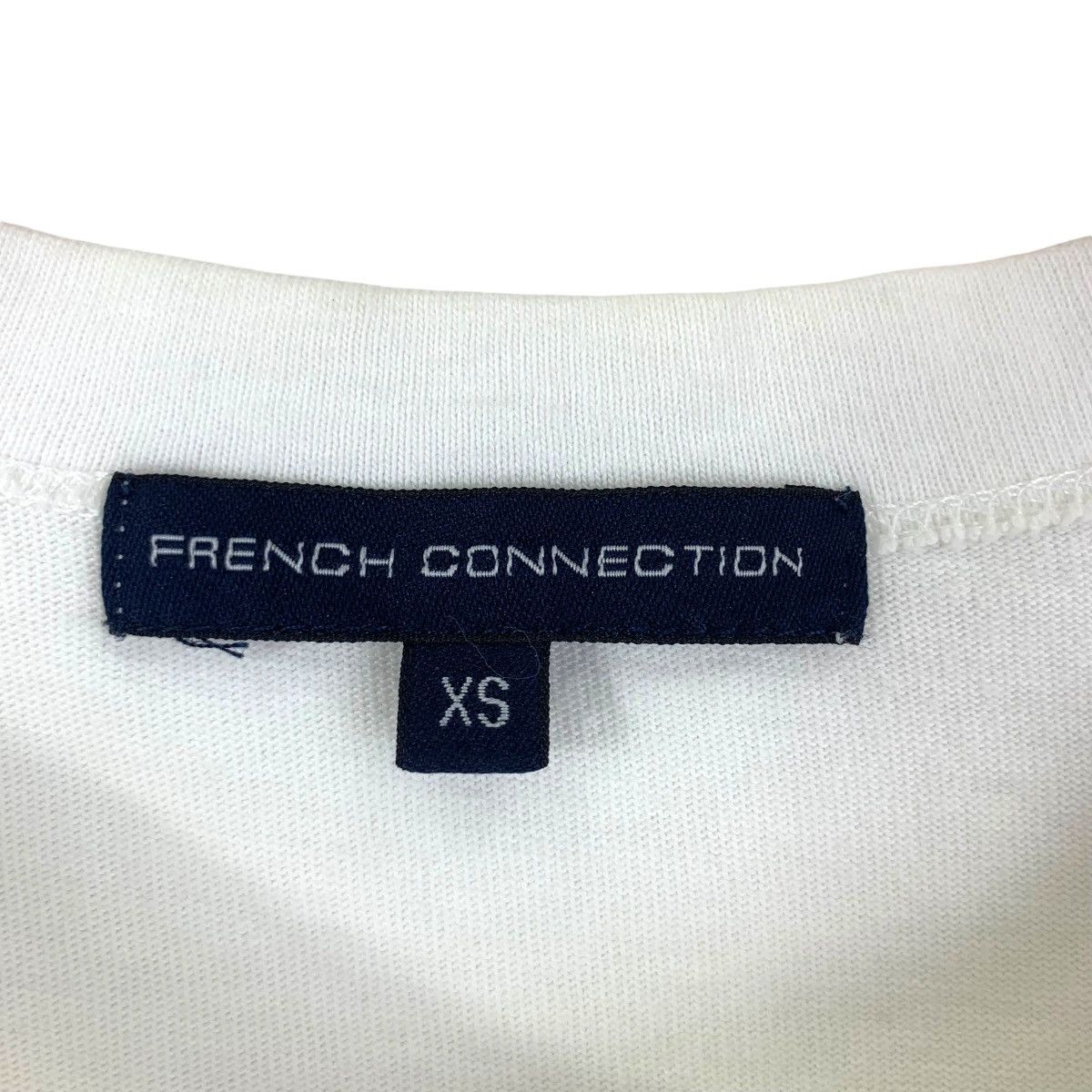 French Connection FCUK FRENCH CONNECTION Maple Leaf Art Tee Shirt Size XS / US 0-2 / IT 36-38 - 5 Thumbnail