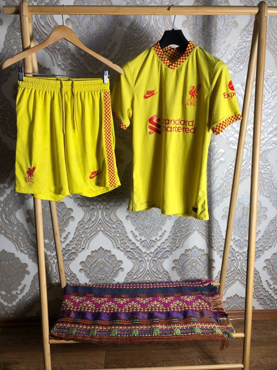 Nike VINTAGE NIKE FC LIVERPOOL ENGLAND SOCCER JERSEY RETRO Y2K Size US M / EU 48-50 / 2 - 1 Thumbnail