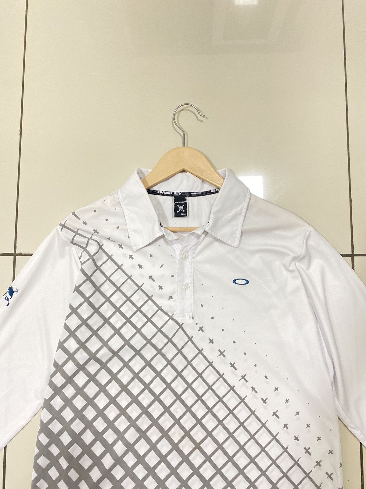Japanese Brand × Oakley White and grey Oakley long sleeve golf polo shirt Size US XL / EU 56 / 4 - 9 Thumbnail