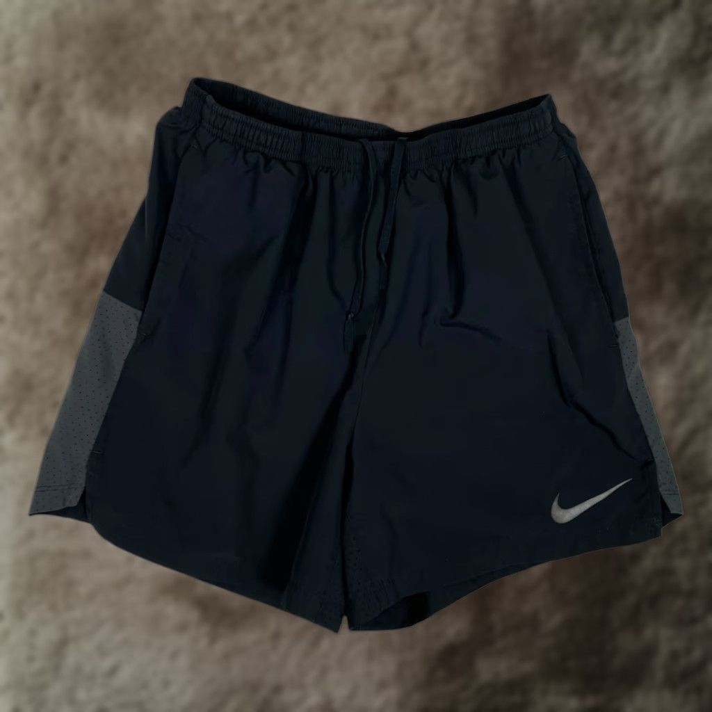 Nike Nike Dri Fit Running Athletic Shorts Women M Black Gray Stripe Swoosh Size 32" / US 10 / IT 46 - 1 Thumbnail