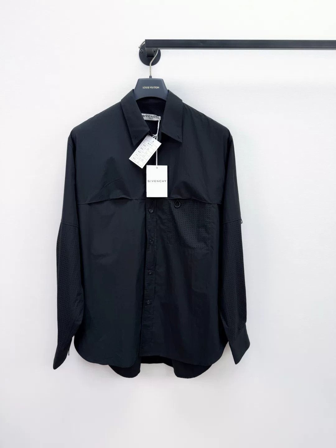 Givenchy Givenchy New With Tag Shirt Size US XXS / EU 40 - 1 Thumbnail
