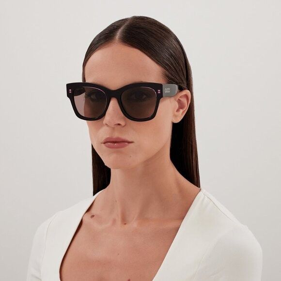 Gucci Gucci GG1789S 003 Sunglasses Black/Fuchsia Square Frame Size ONE SIZE - 2 Thumbnail