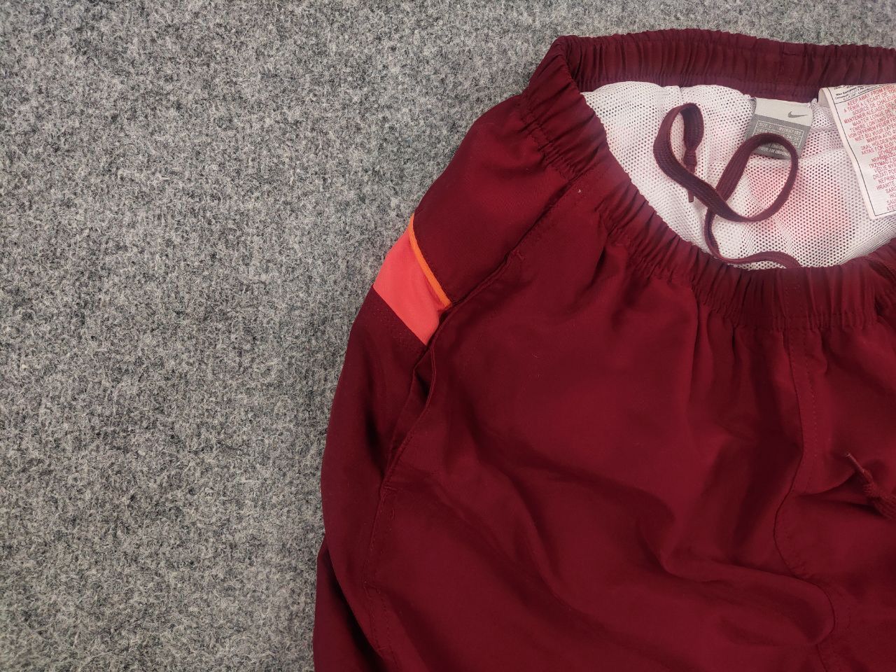Nike Vintage Nike casual shorts with pockets matte red Y2K Style Size US 34 / EU 50 - 3 Thumbnail
