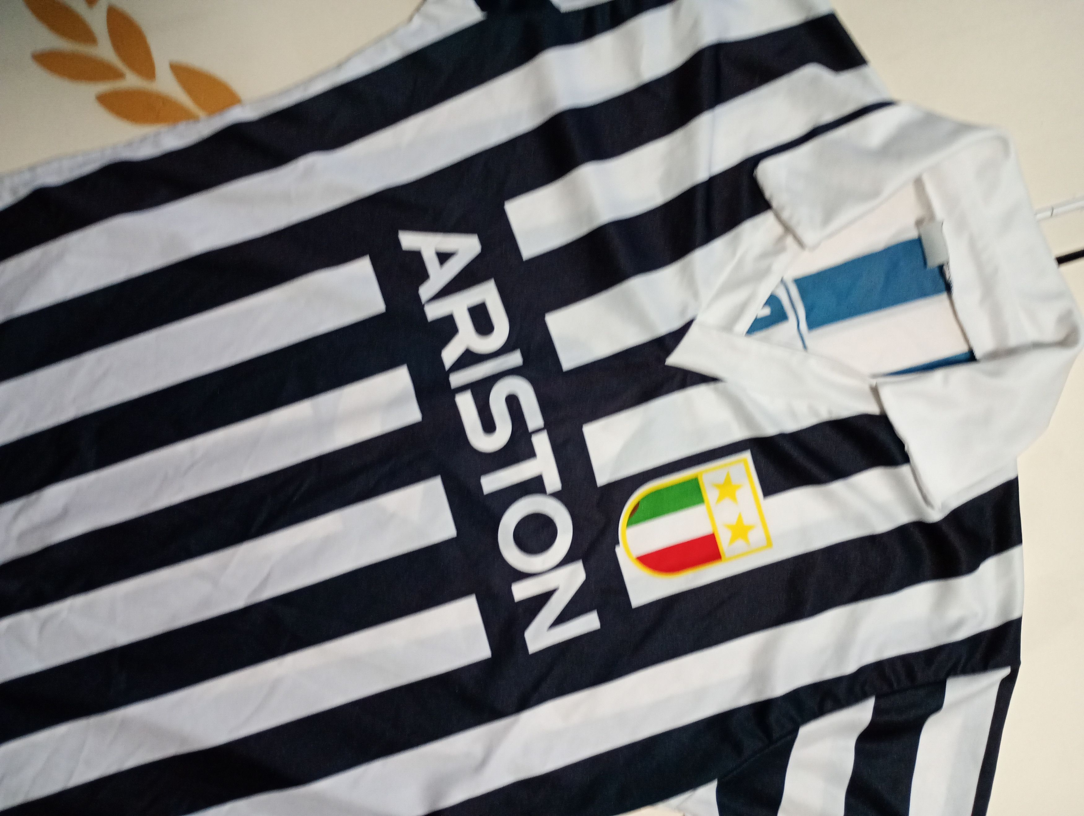 Vintage Juventus Fan Version Home Jersey 9 Ian Rash 1986-1987 Size US M / EU 48-50 / 2 - 5 Thumbnail