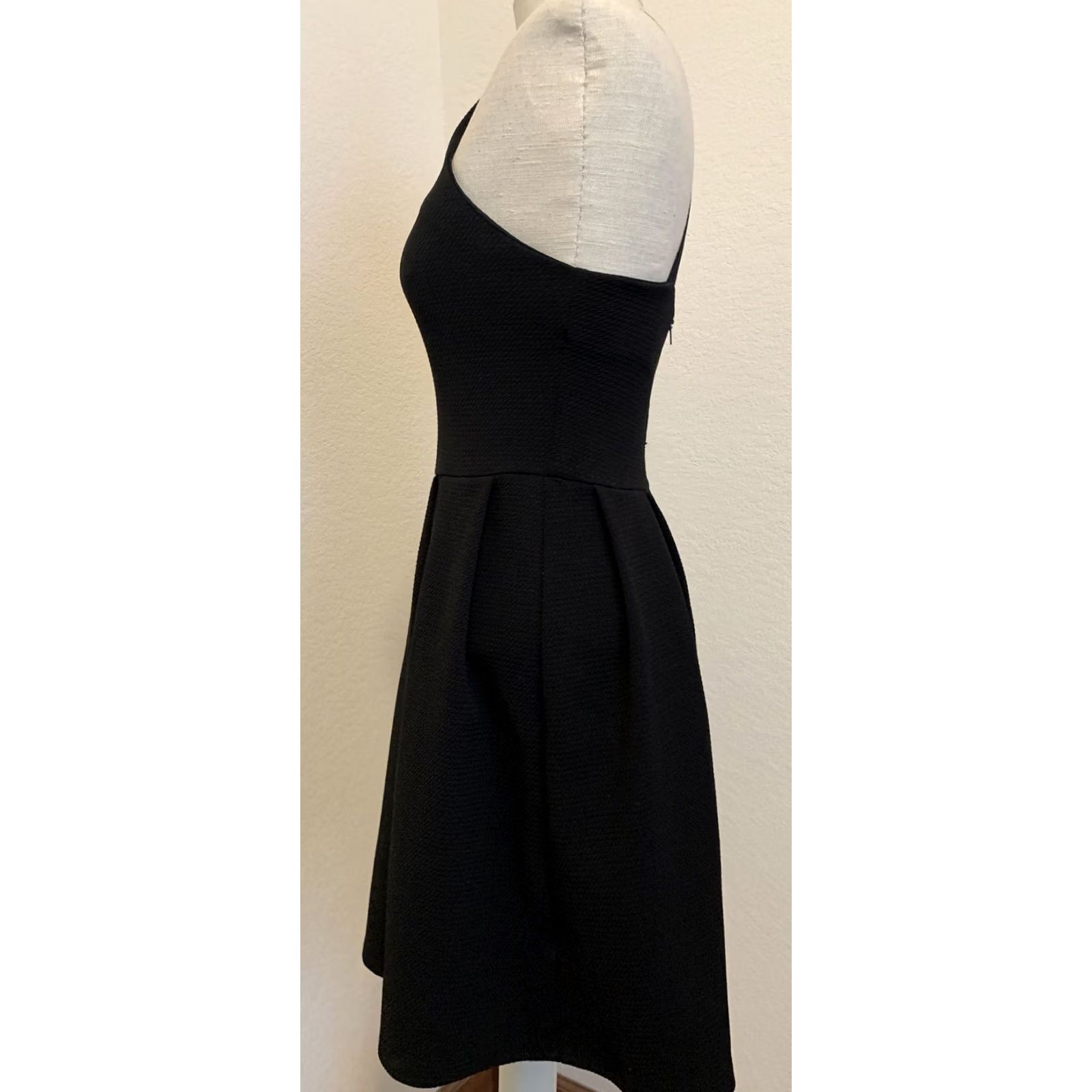 Vintage SO FIT FLARE black DRESS Sz SMALL CRISS CROSS BACK ZIPPER SLEEVELESS tank 204 Size S / US 4 / IT 40 - 3 Thumbnail