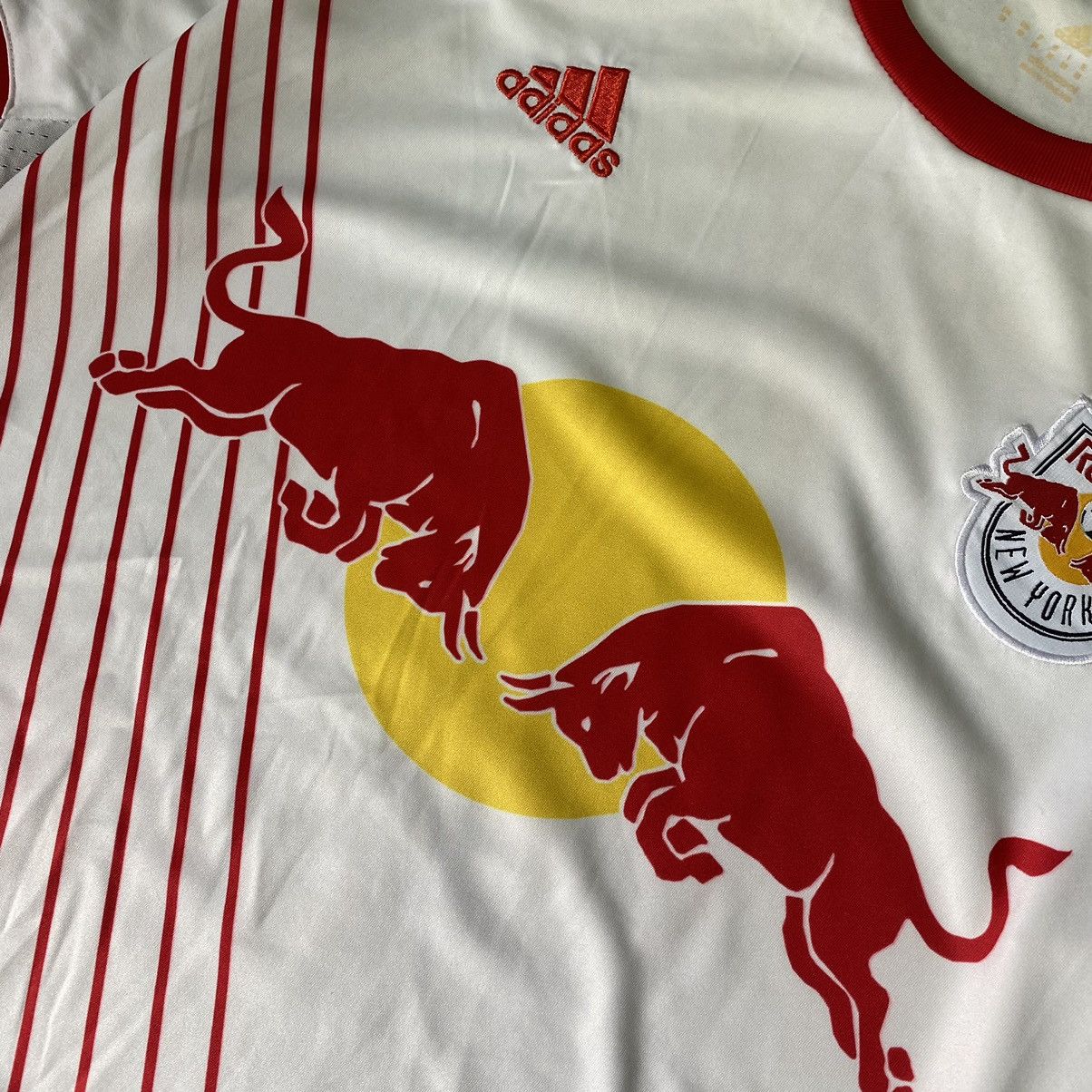 Vintage Men’s Adidas FC Red Bull Leipzig Williams soccer jersey Size US L / EU 52-54 / 3 - 7 Thumbnail