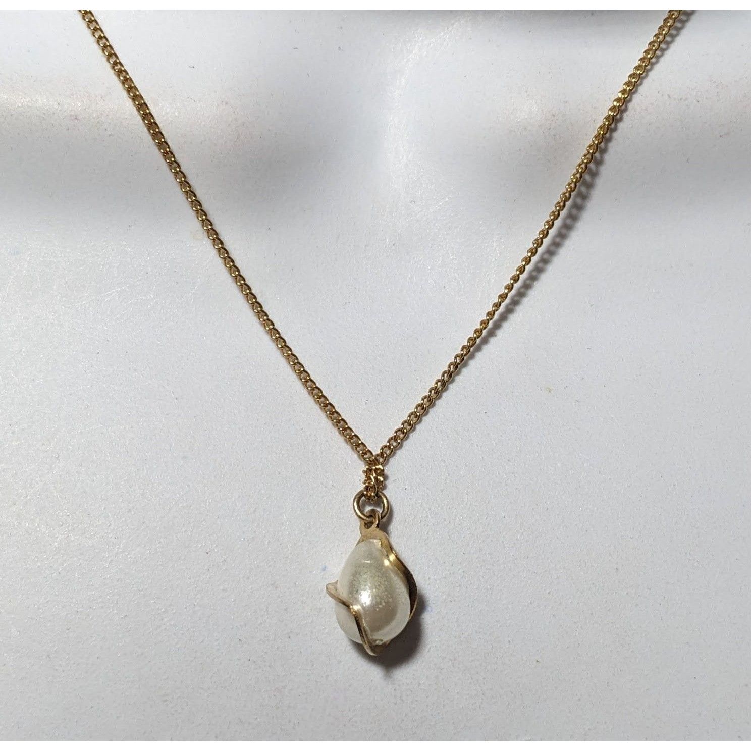 Other Elegant Swirl Wrapped Pearl Pendant Necklace Size ONE SIZE - 9 Thumbnail