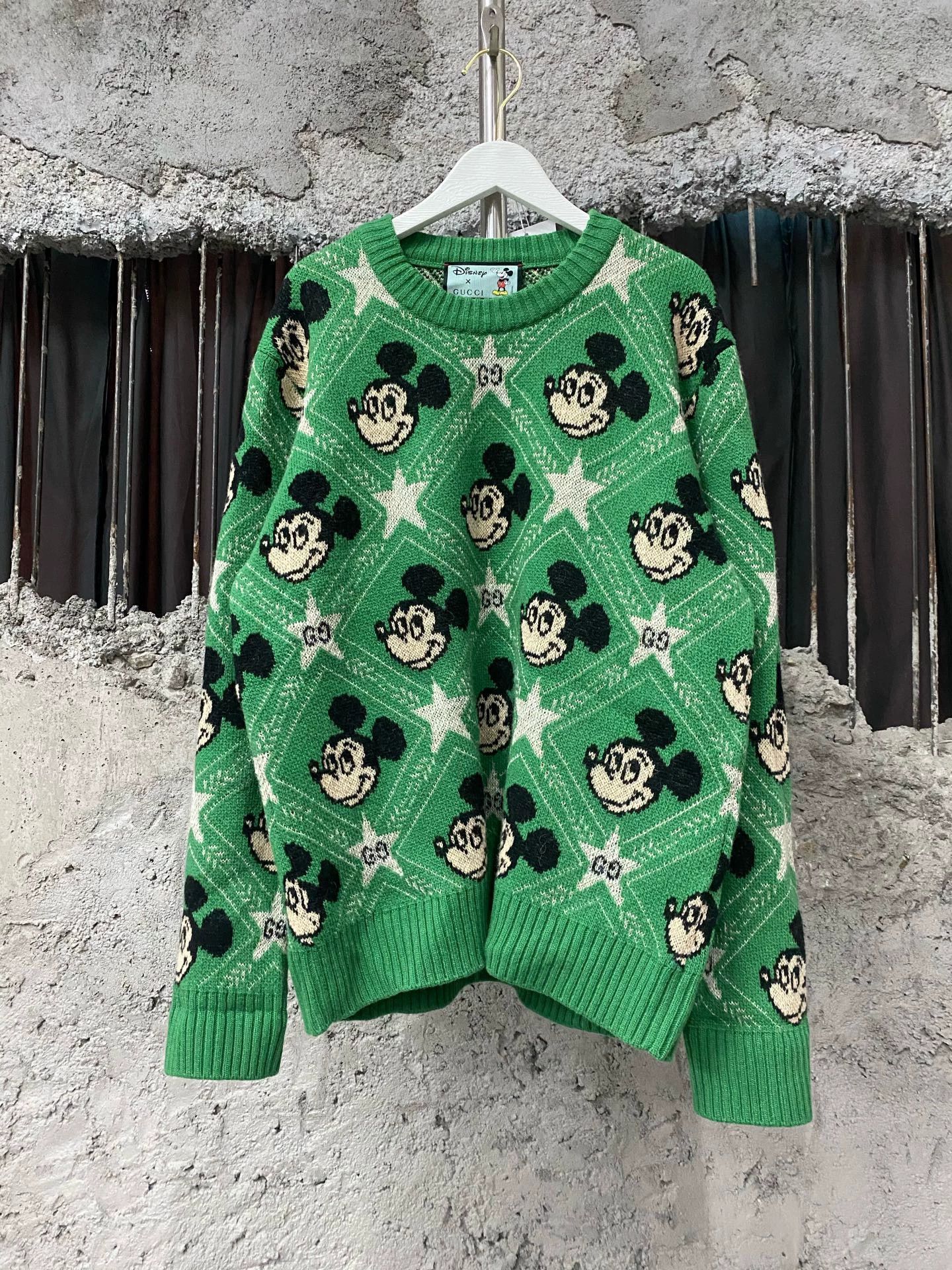 Gucci Green Mickey Mouse Star Pattern Sweater Size US S / EU 44-46 / 1 - 1 Thumbnail
