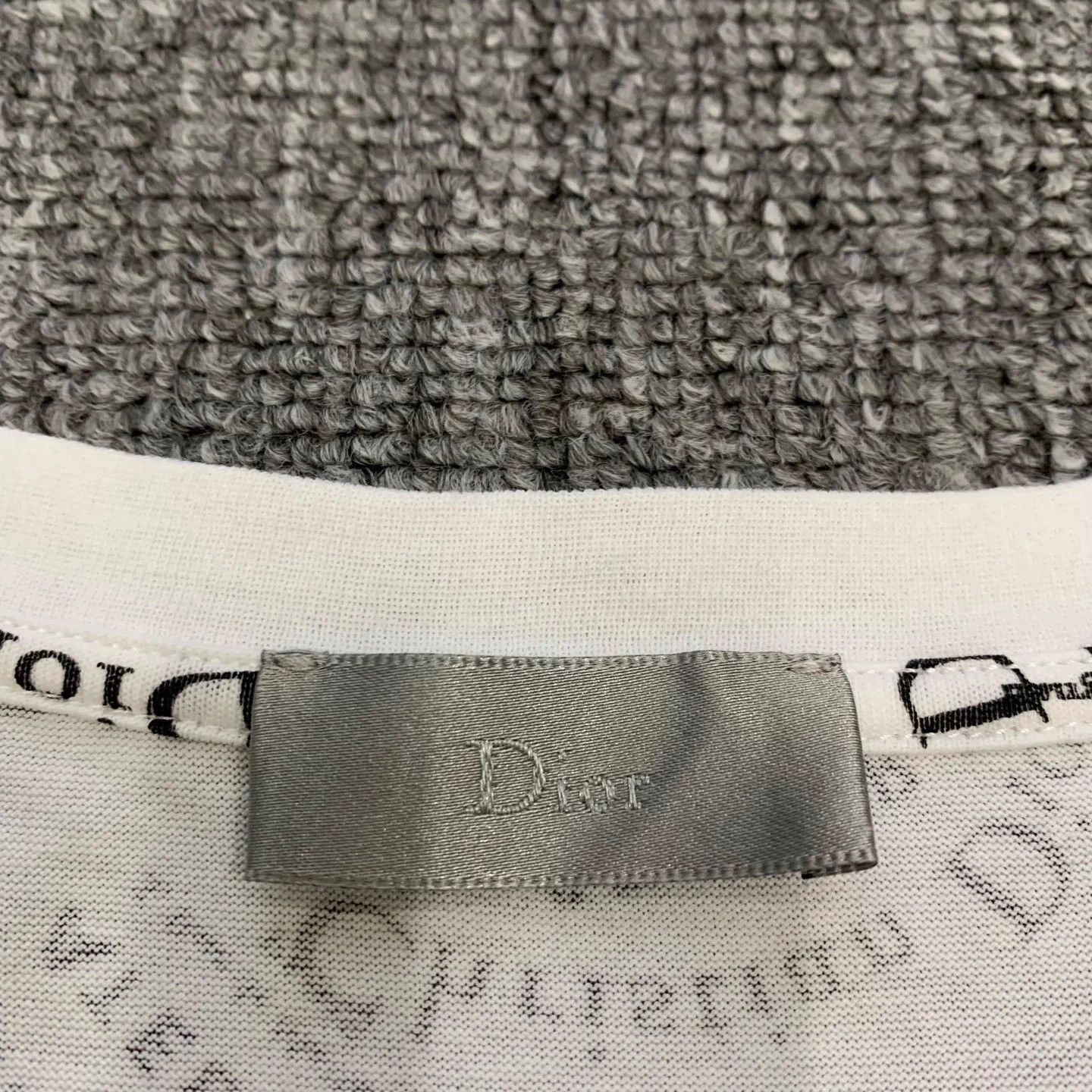 Dior Dior White Logo All Over Print L T-Shirt 98 New Size US L / EU 52-54 / 3 - 5 Thumbnail