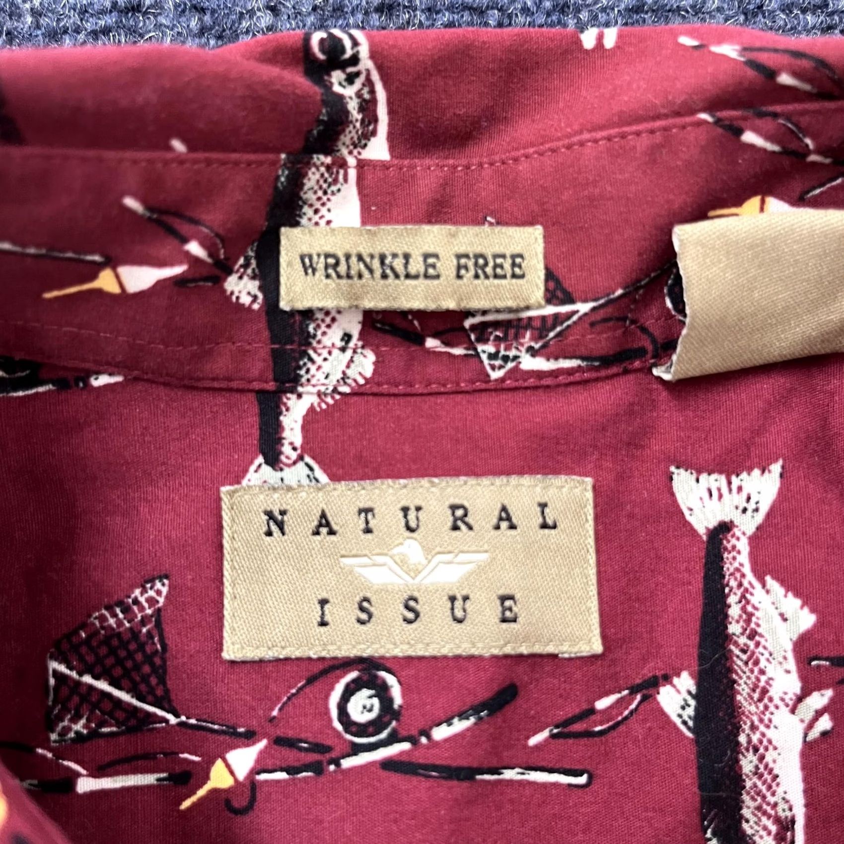 Vintage Natural Issue Mens XLT Red Fish Print Short Sleeve Button-Up Wrinkle Free Shirt Size US XL / EU 56 / 4 - 2 Thumbnail