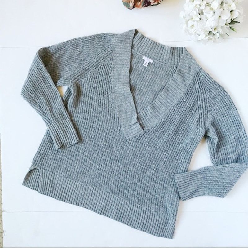 BP. BP. Gray Knit Deep Plunging V-Neck Long Sleeve Sweater XS Size XS / US 0-2 / IT 36-38 - 1 Thumbnail