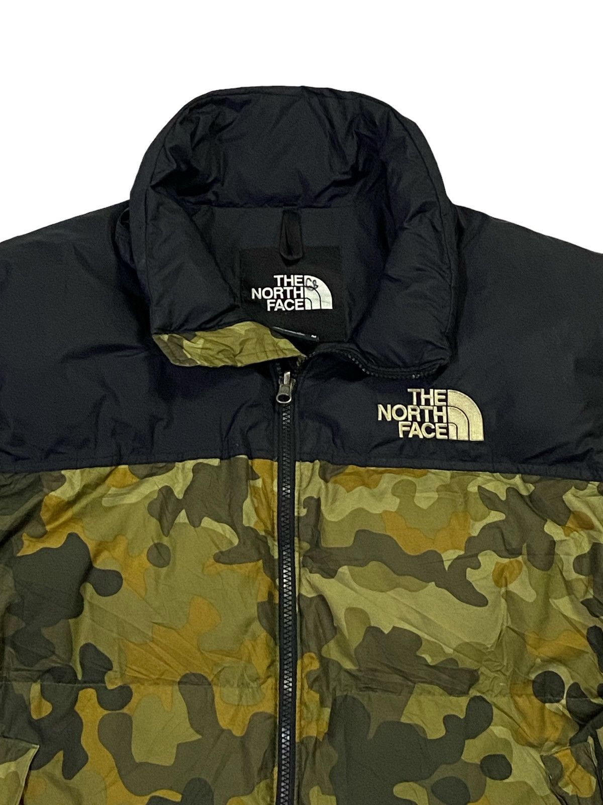 The North Face Vintage 90s The North Face 700 Nuptse Camo Puffer Jacket Size US M / EU 48-50 / 2 - 15 Thumbnail