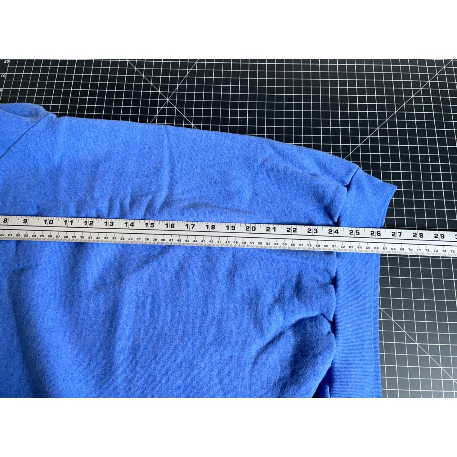 Fruit Of The Loom VINTAGE Fruit of the Loom Sweatshirt XL Blue Raglan Sleeves 50/50 80s Retro Crew Neck Men Size US XL / EU 56 / 4 - 6 Thumbnail