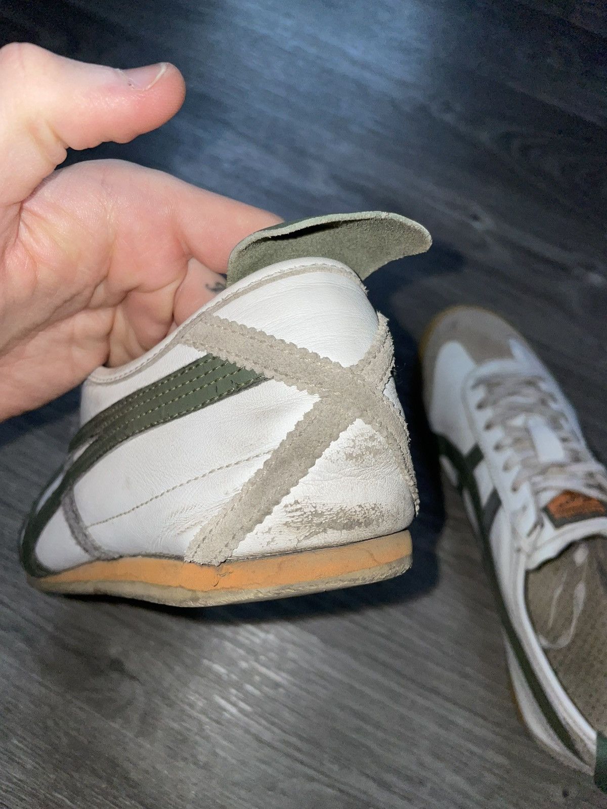 Asics Vintage Asics Onitsuka Tiger Low-top Sneakers Rare Size US 11 / EU 44 - 16 Thumbnail