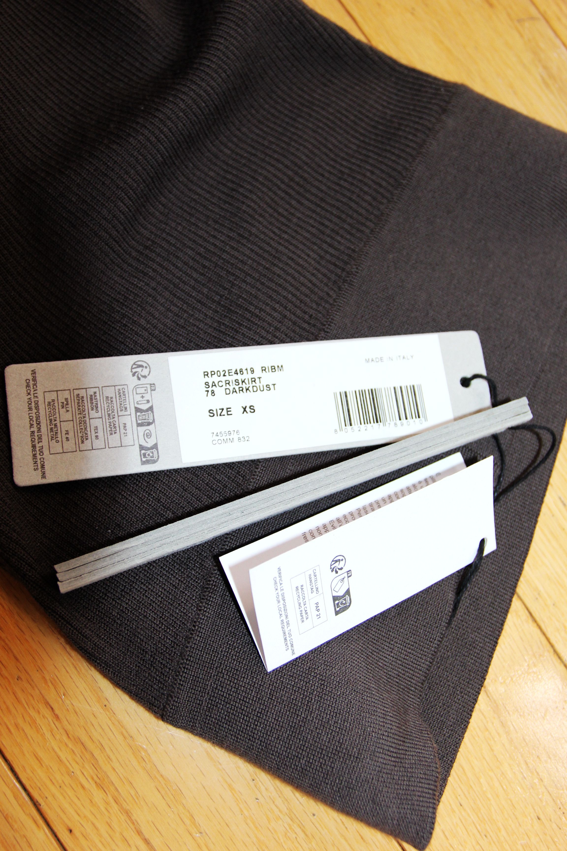 Rick Owens BNWT AW25 RICK OWENS "CONCORDIANS" RIB SACRISKIRT SKIRT XS Size 25" / US 0 / IT 36 - 8 Thumbnail