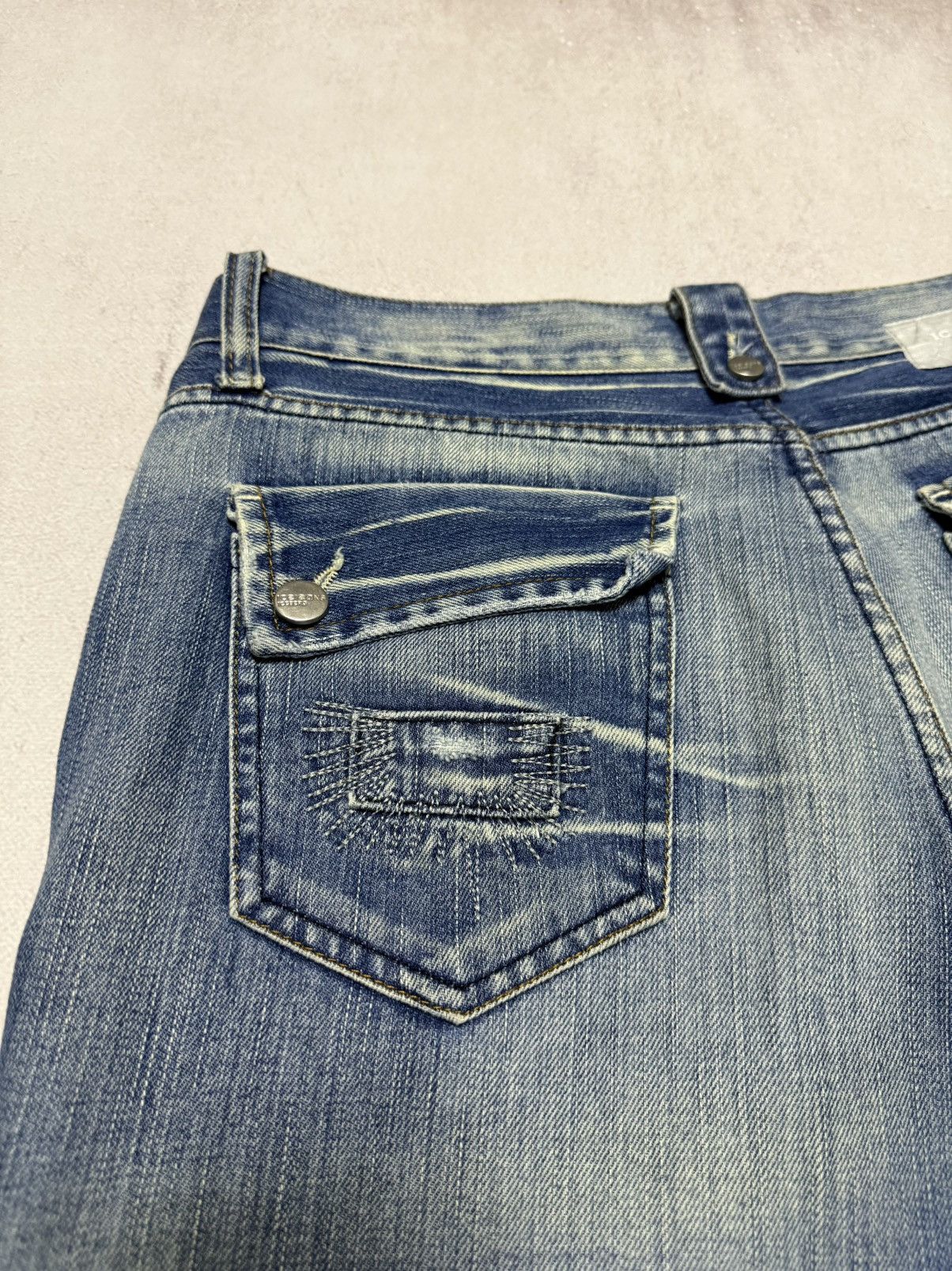 Iceberg × Japanese Brand Vintage Iceberg Jeans Denim Pants Distressed Washed Straight Size US 32 / EU 48 - 9 Thumbnail
