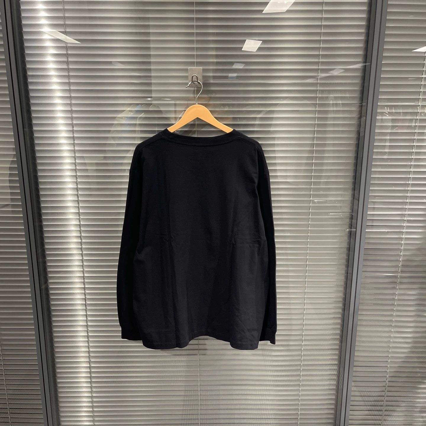 Dior Dior 25ss new logo longsleeve 3L Size US XXL / EU 58 / 5 - 2 Thumbnail