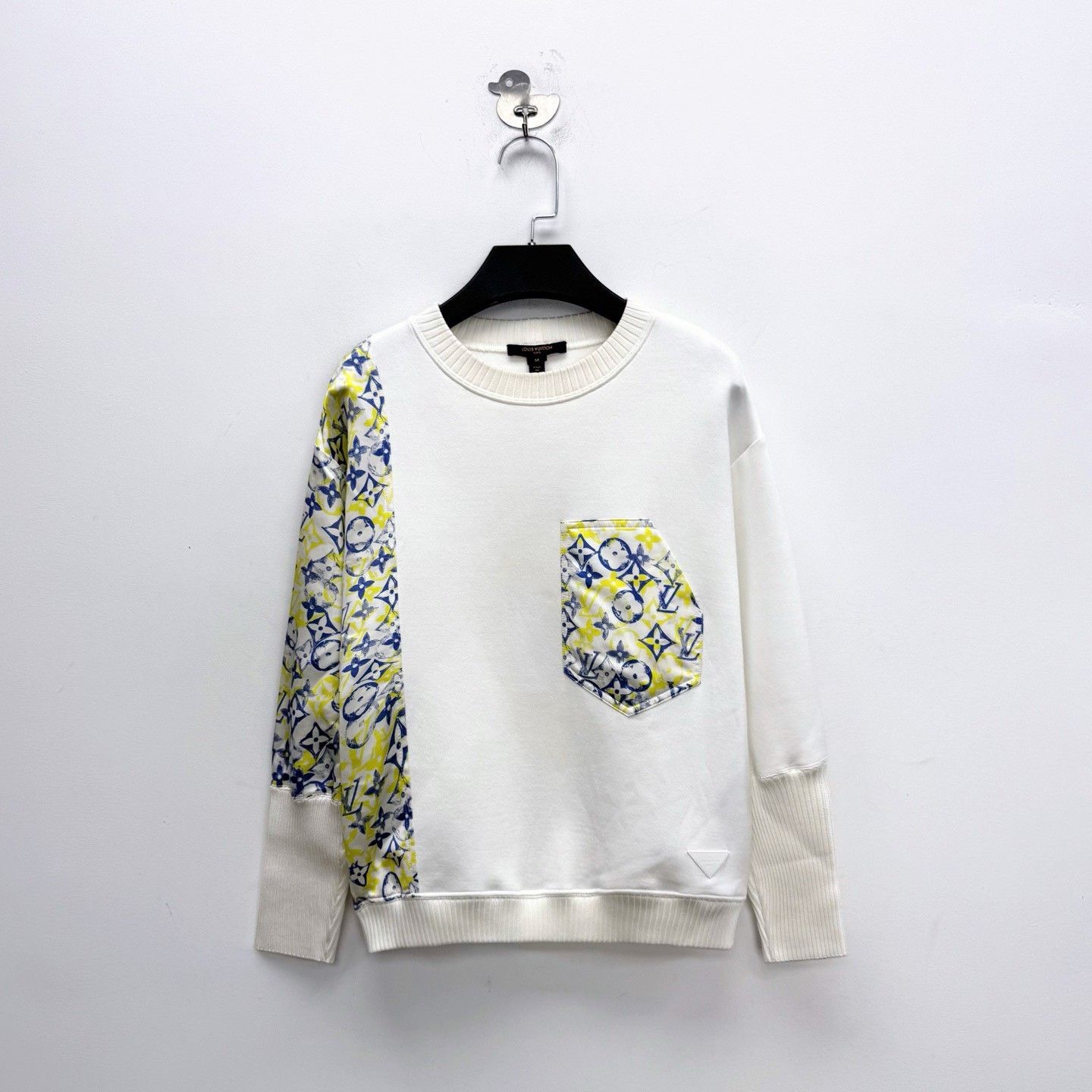 Louis Vuitton Louis Vuitton Gradient Graffiti Monogram Short Sweatshirt Size US M / EU 48-50 / 2 - 1 Thumbnail