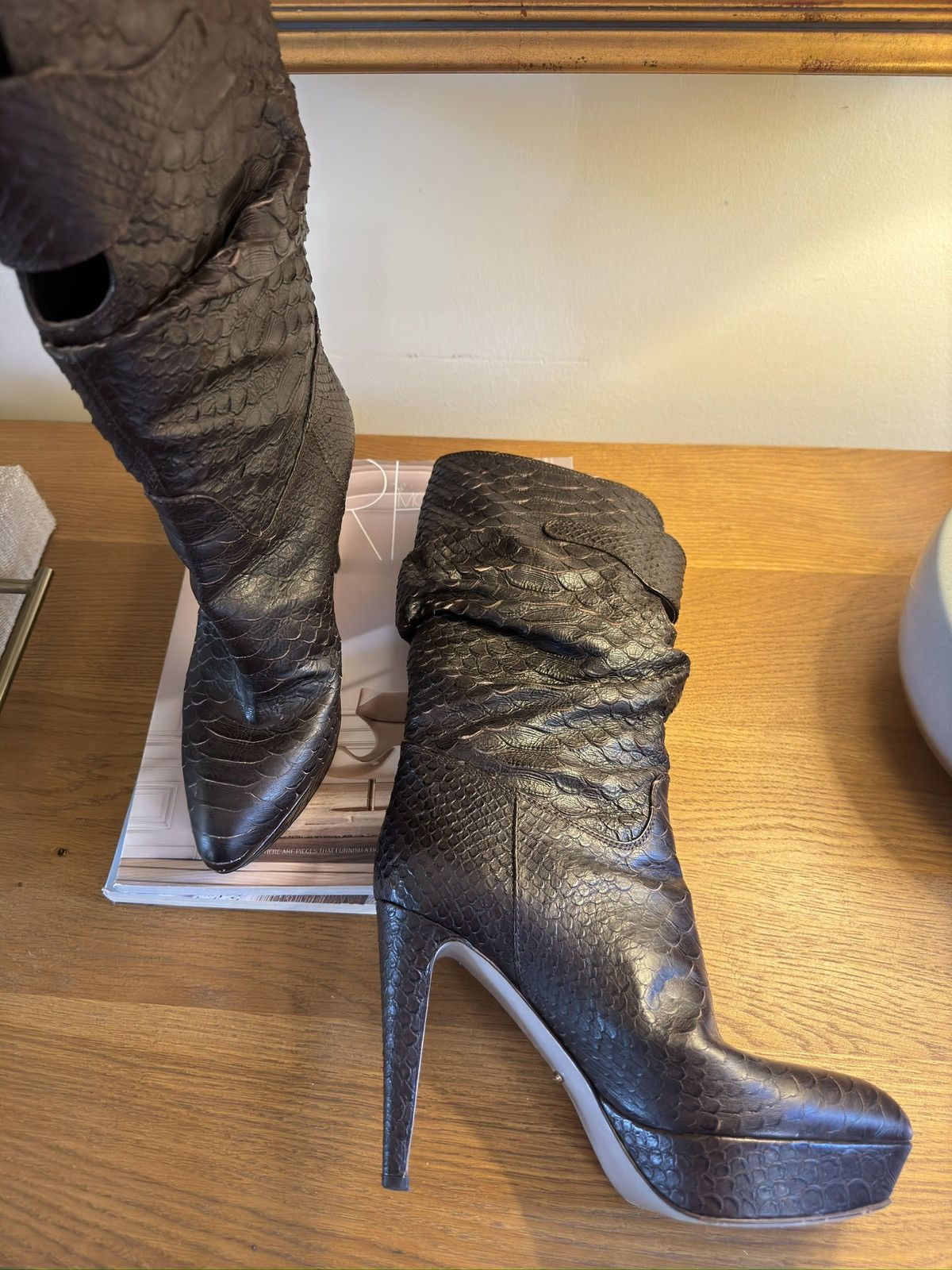 Sergio Rossi Sergio Rossi Made in Italy Snake Skin Platform Boot Size 37 Size US 7 / IT 37 - 6 Thumbnail