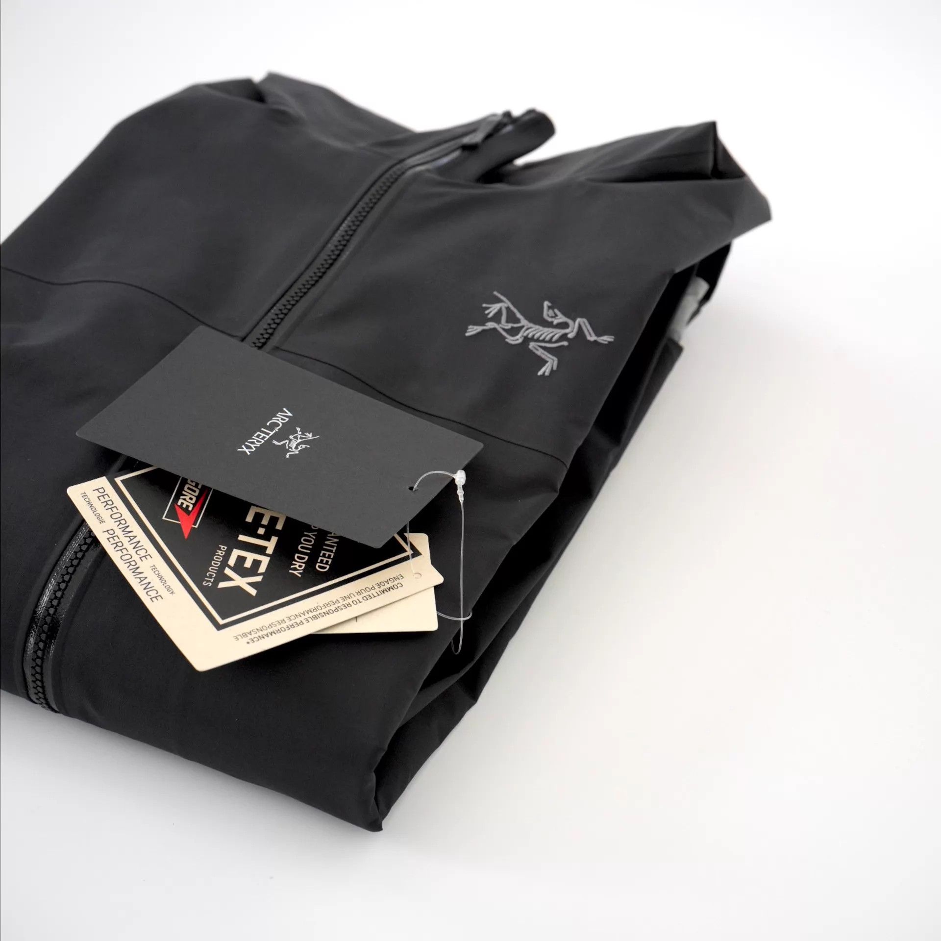 Arc'teryx ARC'TERYX BETA JACKET BLACK M Size US M / EU 48-50 / 2 - 1 Thumbnail
