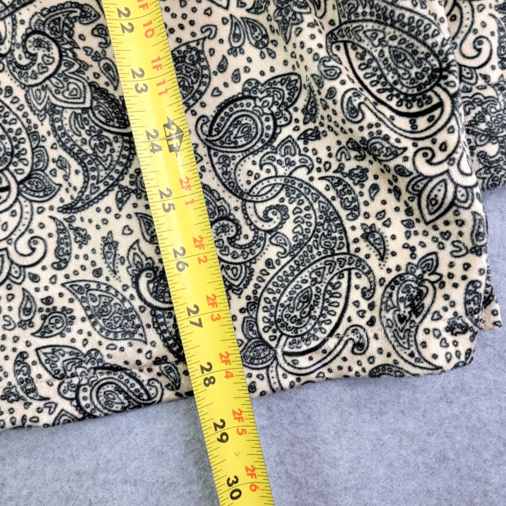 Vintage Dogg Supply By Snoop Dogg Pajamas Soft Mens XL Lounge Shirt beige paisley Pajama Top Mens XL beige Paisley Dogg Supply By Snoop Dogg Size US XL / EU 56 / 4 - 6 Thumbnail