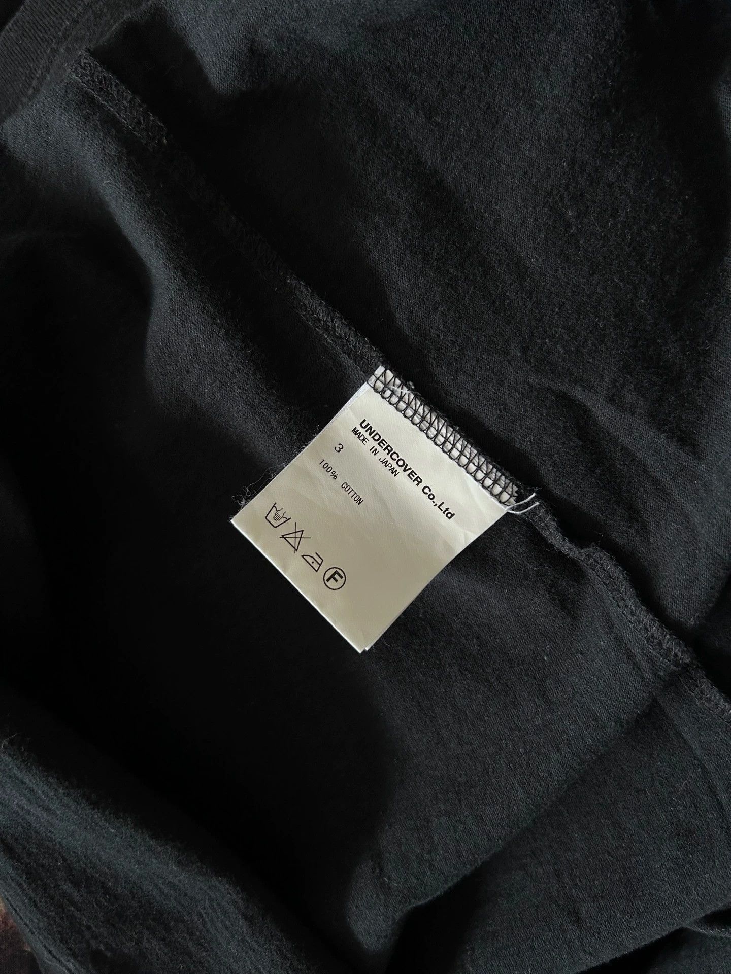 Undercover Undercover S/S06 The Amazing Tale Mirror T Black 3 Size US L / EU 52-54 / 3 - 4 Thumbnail