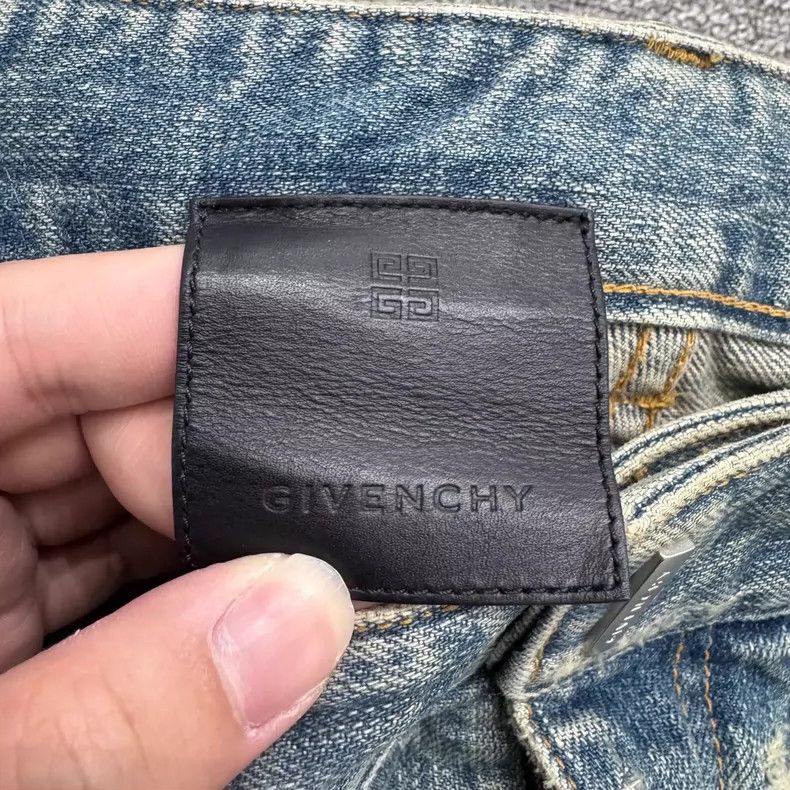 Givenchy Givenchy Ripped Destroyed Denim Jeans Size US 32 / EU 48 - 2 Thumbnail