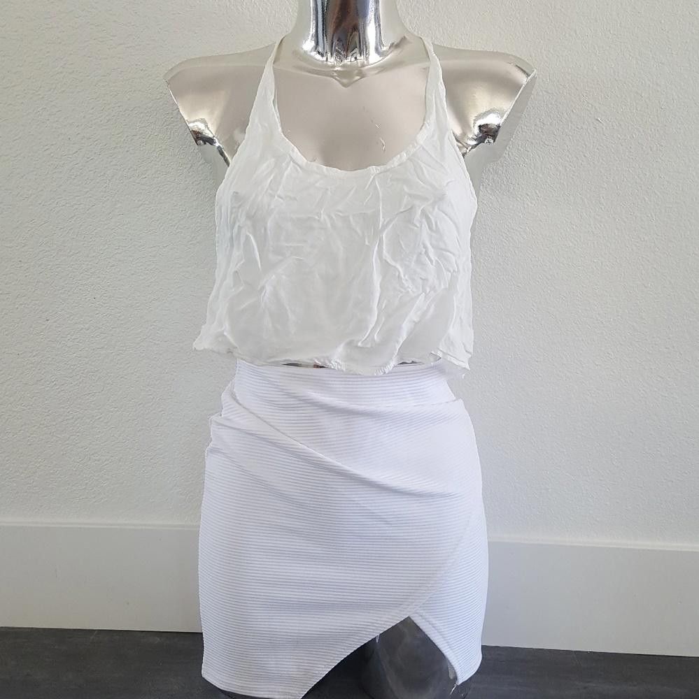 Designer White Classy Racerback Melville Cropped Blouse Size ONE SIZE - 1 Thumbnail