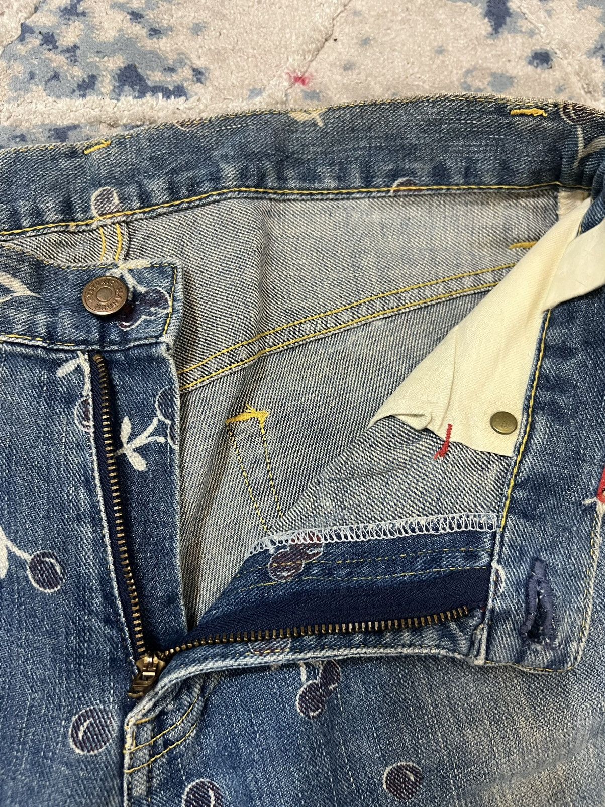 Hysteric Glamour vintage Hysteric Glamour "Kinky" cherry monogram jeans Size US 30 / EU 46 - 7 Thumbnail