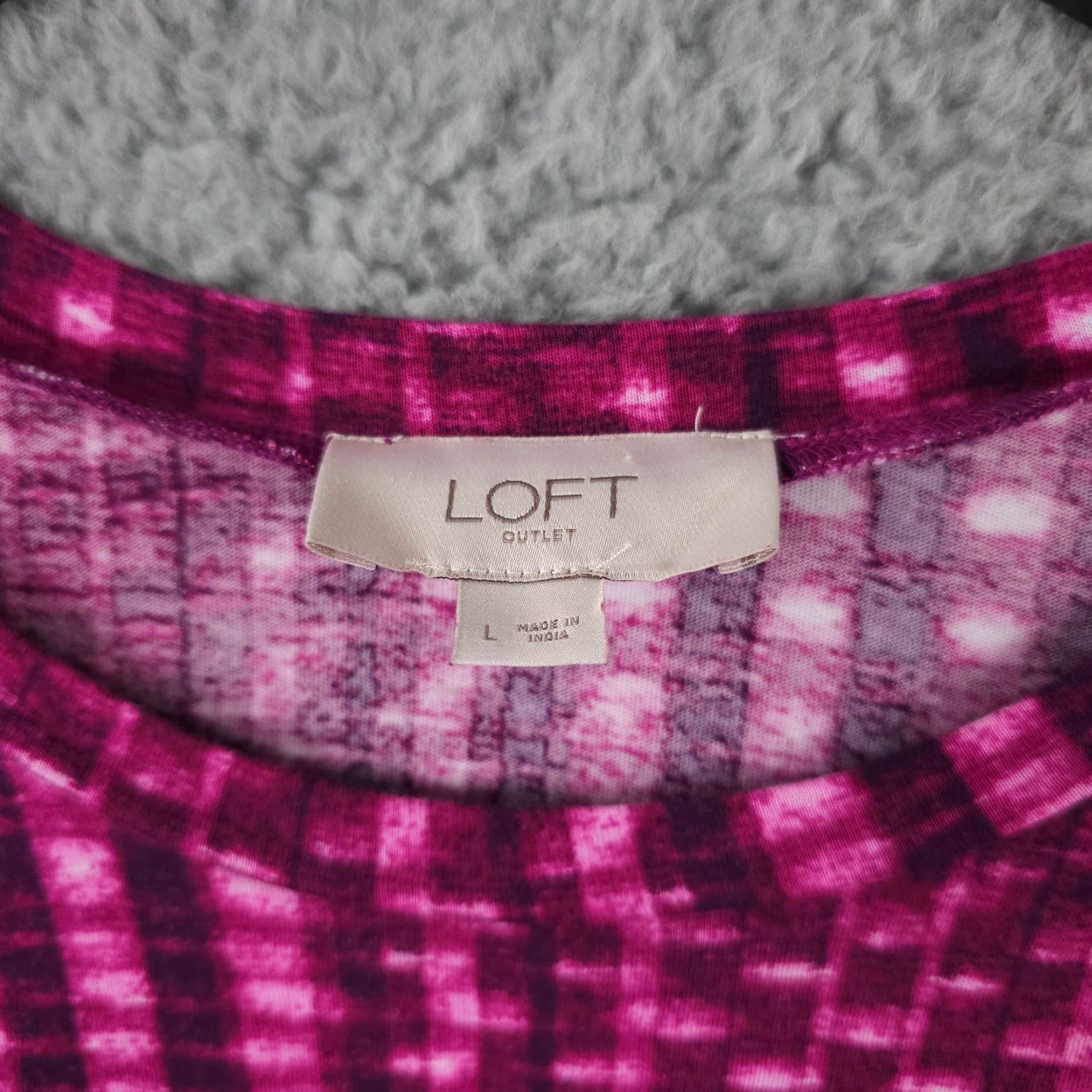 Loft LOFT Ann Taylor Shirt Womens Large Pink Geo Ruffle Shoulder Knit Casual Size L / US 10 / IT 46 - 3 Thumbnail