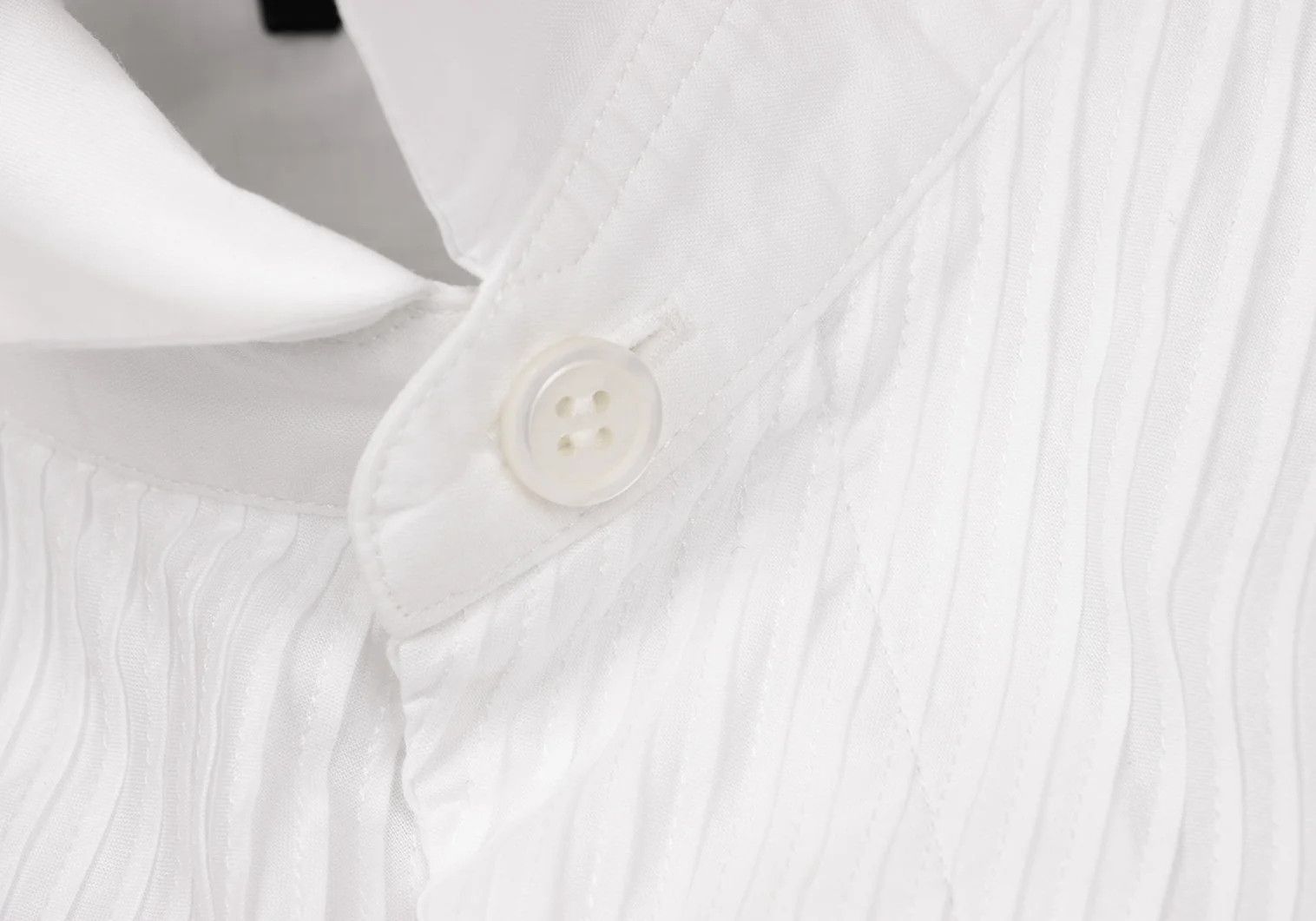 Issey Miyake Front Bias Pleats Design Long Sleeve Shirt in White Size US S / EU 44-46 / 1 - 5 Thumbnail
