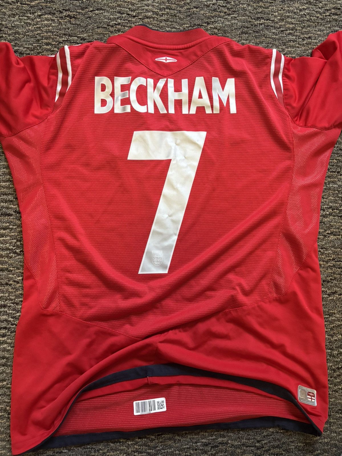 Umbro David Beckham 2004 England Away jersey Size US L / EU 52-54 / 3 - 2 Thumbnail