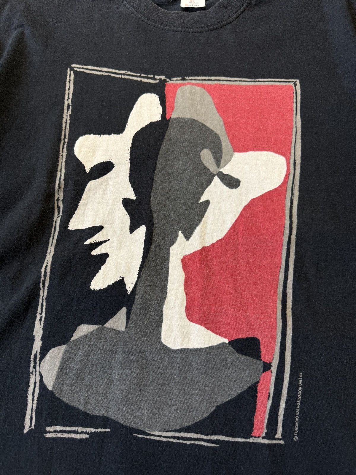Vintage Vintage 2000s Salvador Dali Expression Face Museum Tshirt Size US XL / EU 56 / 4 - 13 Thumbnail