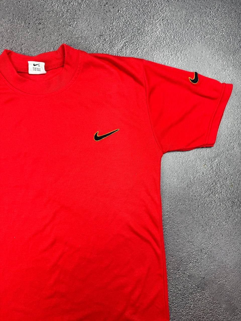Nike Vintage Nike Red T-Shirt Size S / US 4 / IT 40 - 2 Thumbnail